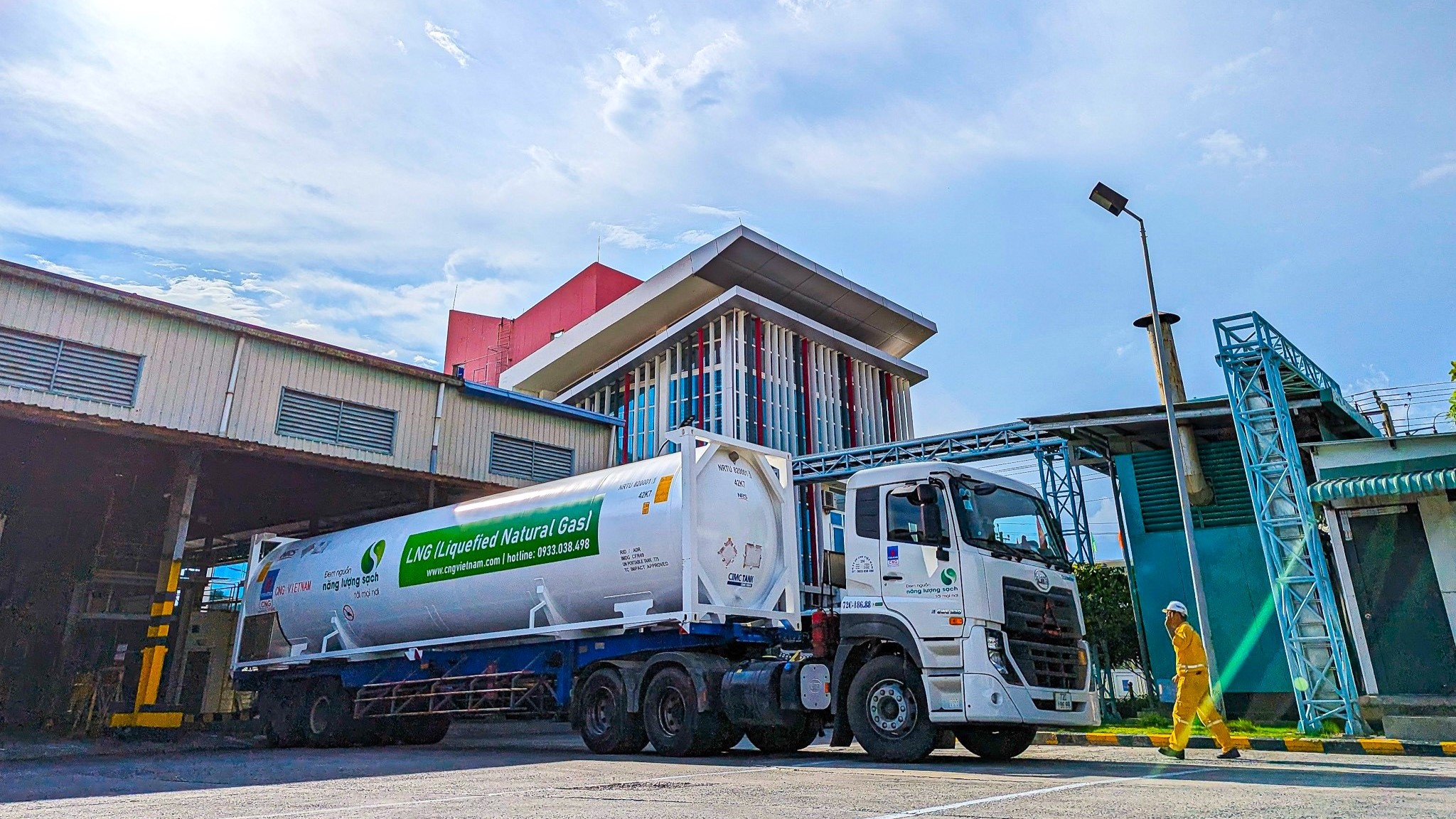 CNG Viet Nam – First Entity Eligible for LNG Business in Vietnam CNG Viet Nam – First Entity Eligible for LNG Business in Vietnam