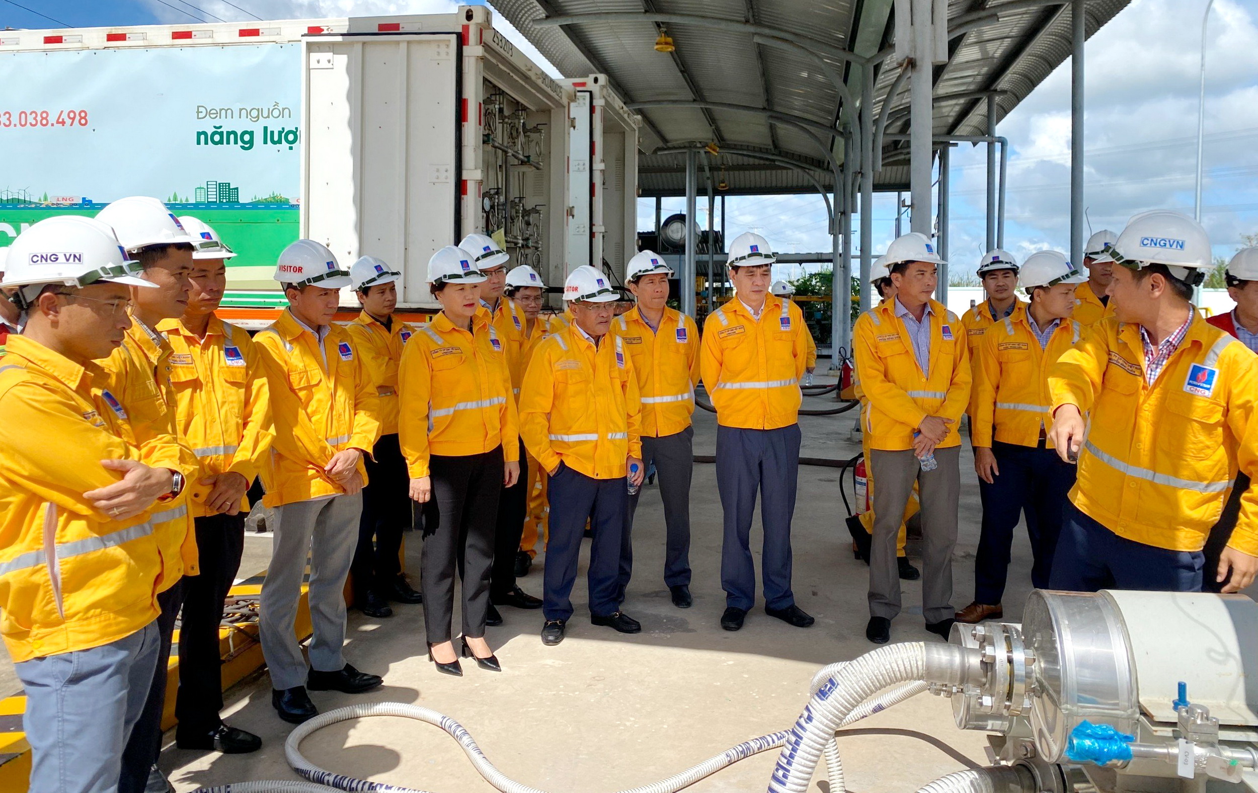 CNG Viet Nam Commissions LNG Truck Loading Facility in Long An