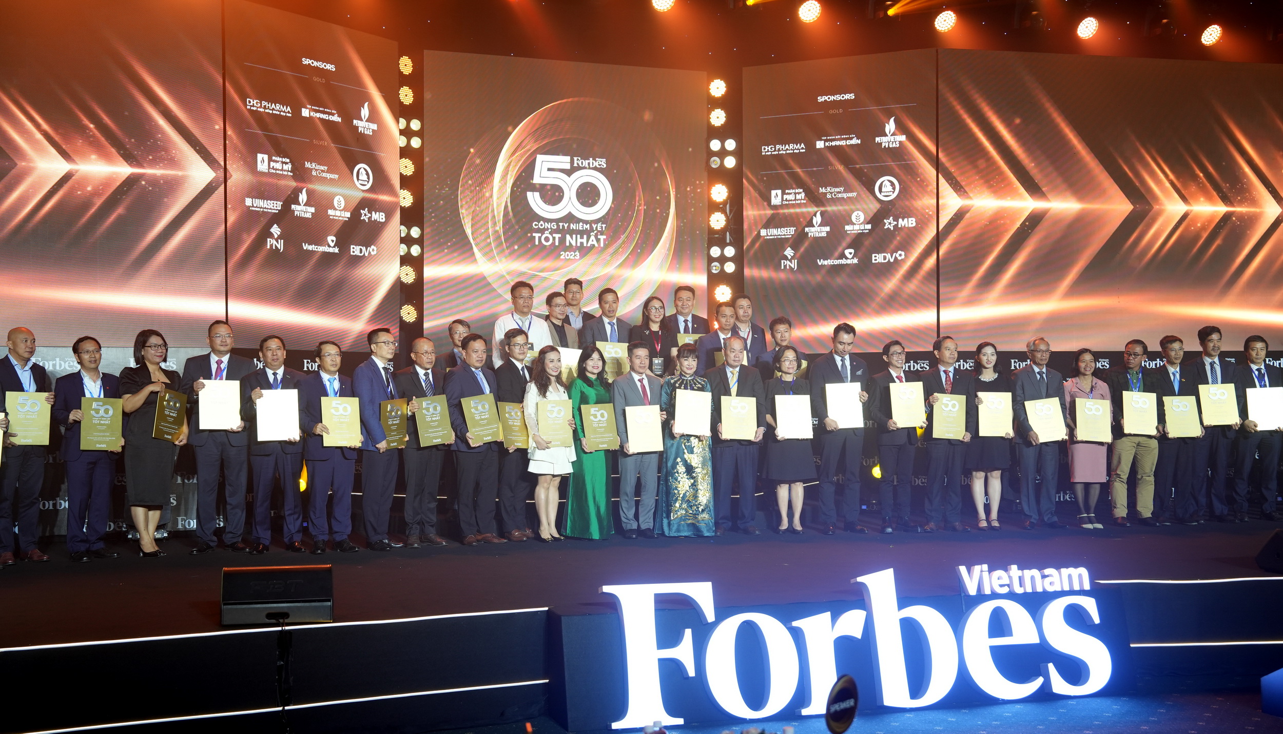 PV GAS Glorified in Forbes’ Top 50 Listed Companies in Vietnam for 11th time