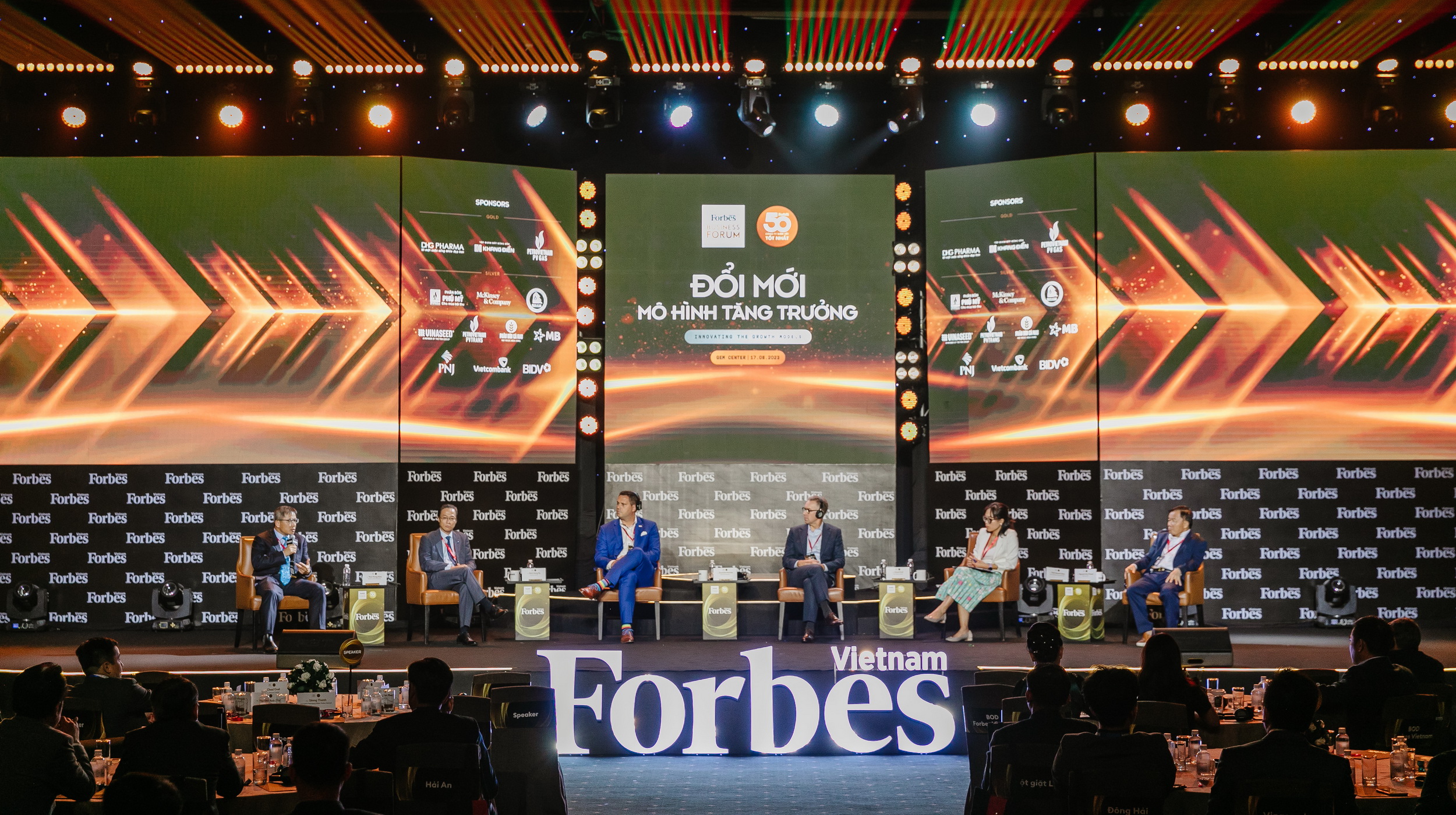 PV GAS Glorified in Forbes’ Top 50 Listed Companies in Vietnam for 11th time