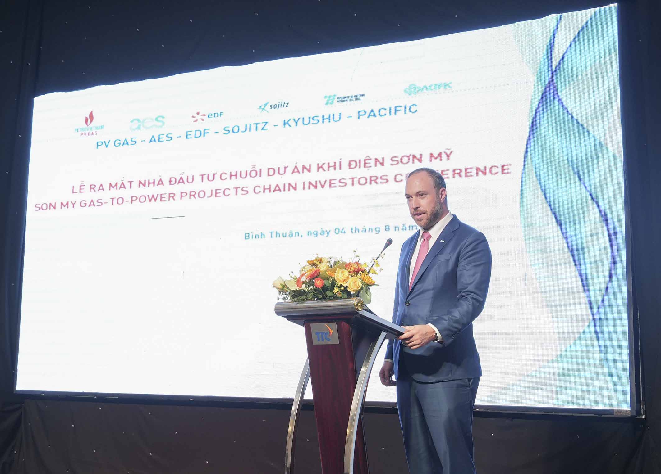 Binh Thuan Province: Introduction of investors of Son My LNG-To-Power Project