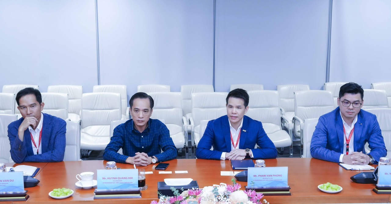 PV GAS CEO greets Samsung C&T delegates