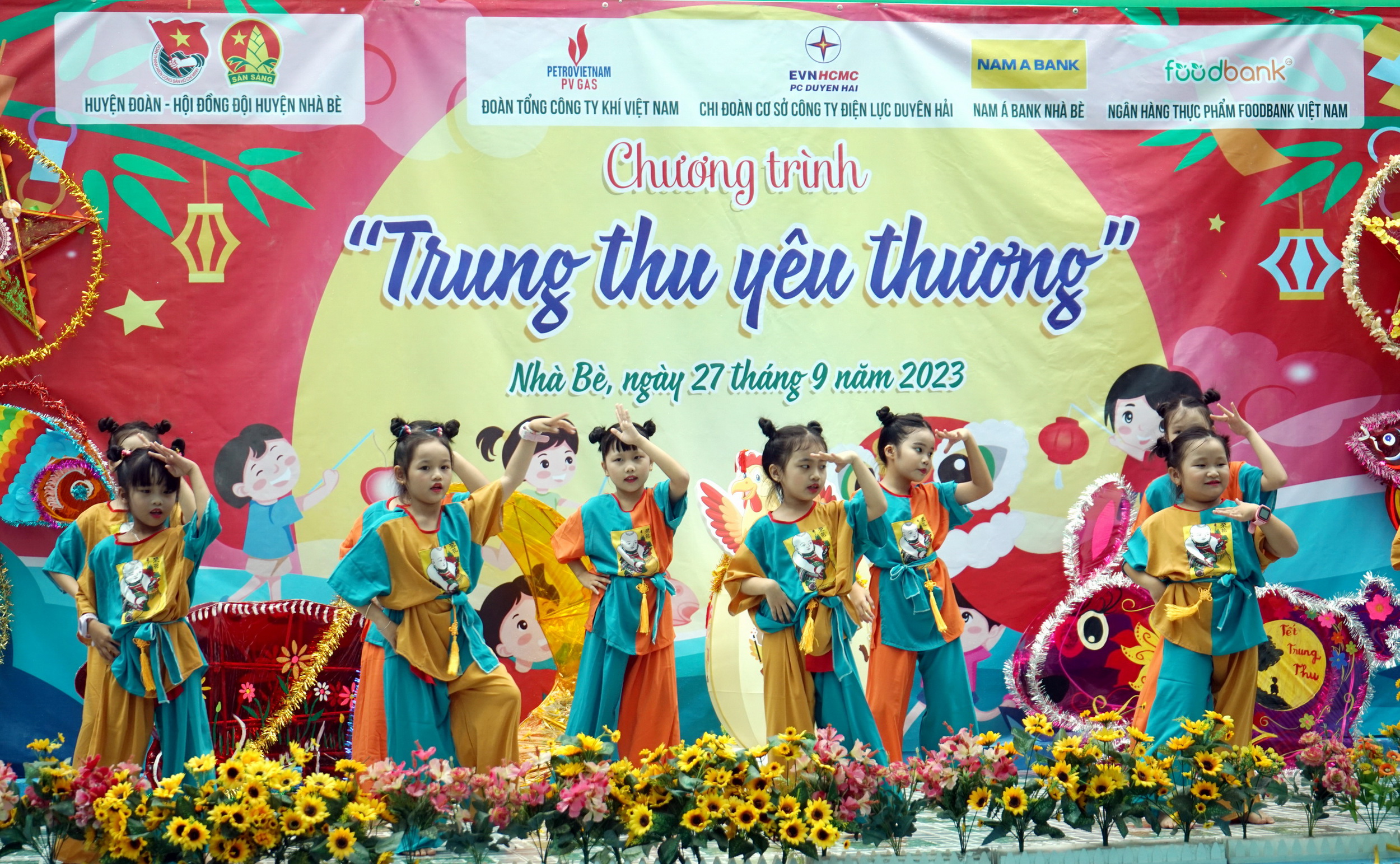 Phối hợp tổ chức Trung thu cho trẻ em huyện Nhà Bè