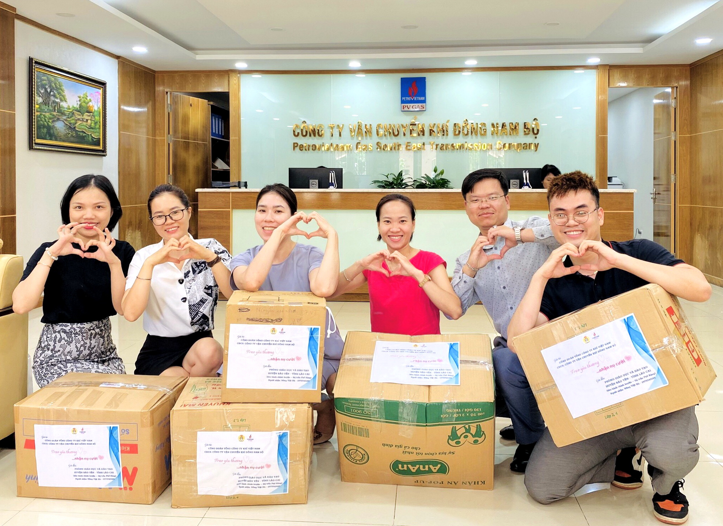 Ban Nữ công PV GAS thực hiện chương trình“Trao yêu thương nhận nụ cười”
