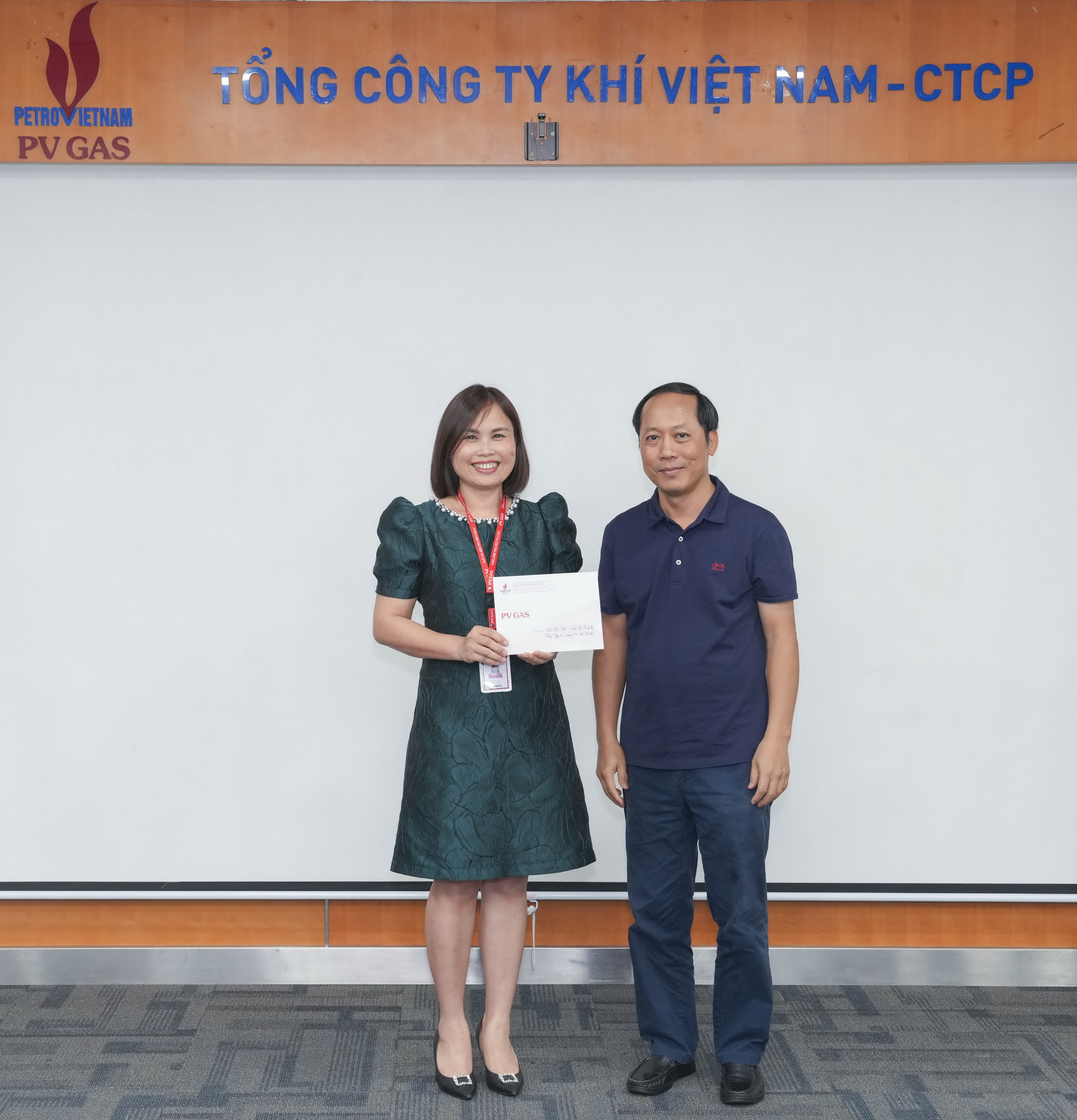 Cơ quan điều hành PV GAS tích cực tham gia Thiết kế thiệp “CẢM ƠN” mừng 33 năm ngày thành lập PV GAS Cơ quan điều hành PV GAS tích cực tham gia Thiết kế thiệp “CẢM ƠN” mừng 33 năm ngày thành lập PV GAS