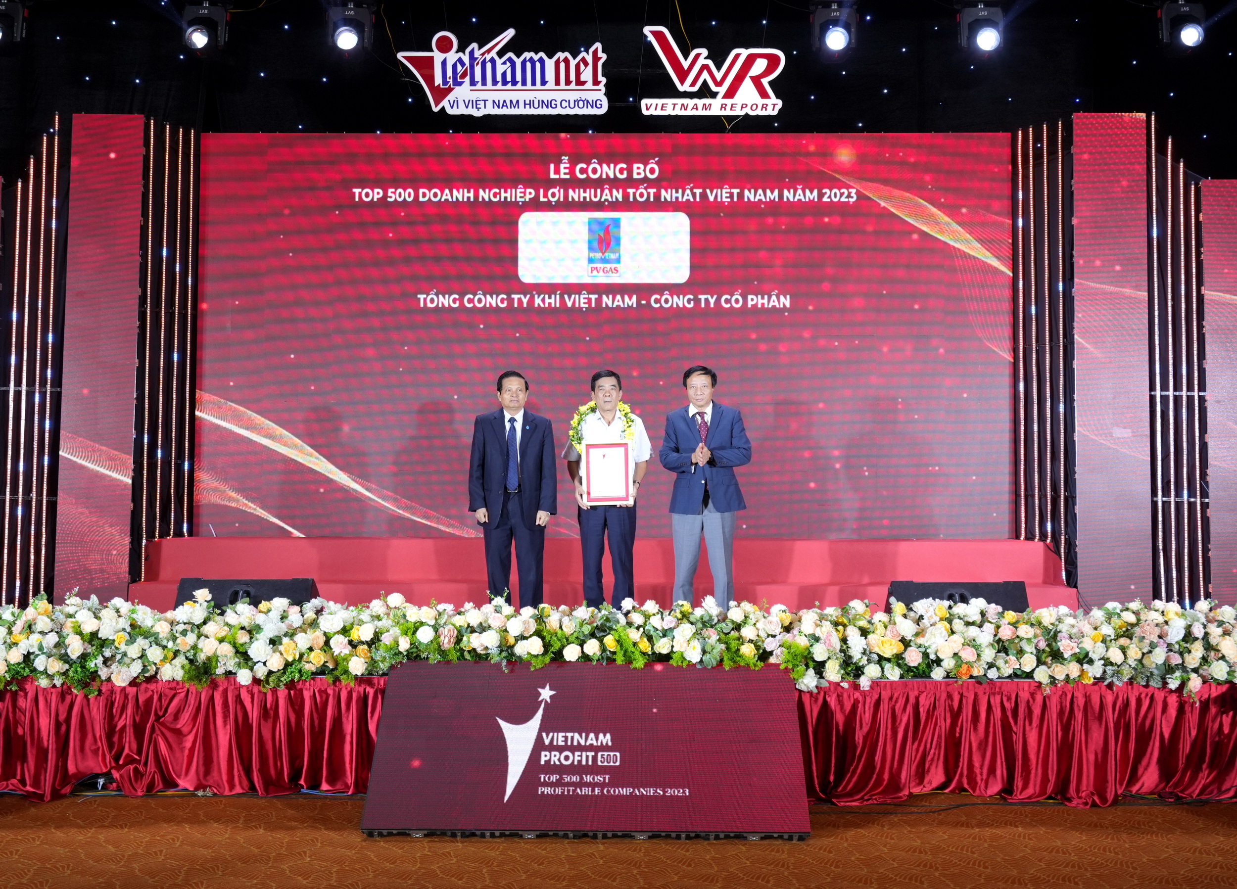 PV GAS và PV GAS D nhận vinh danh trong Bảng xếp hạng 500 doanh nghiệp lợi nhuận tốt nhất Việt Nam