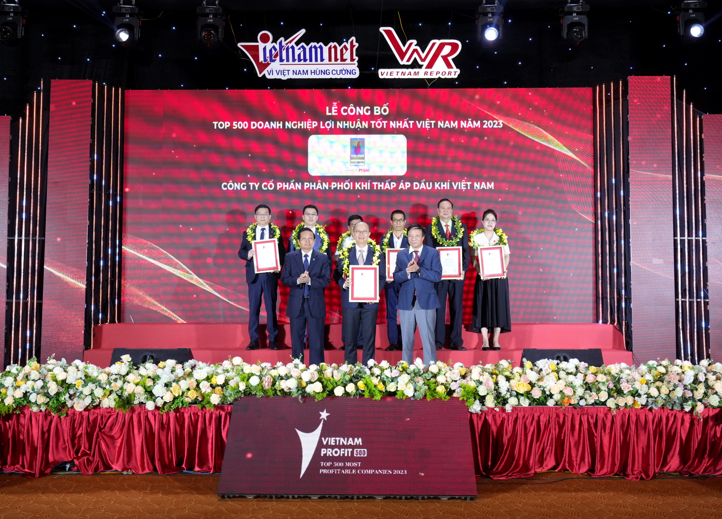 PV GAS và PV GAS D nhận vinh danh trong Bảng xếp hạng 500 doanh nghiệp lợi nhuận tốt nhất Việt Nam