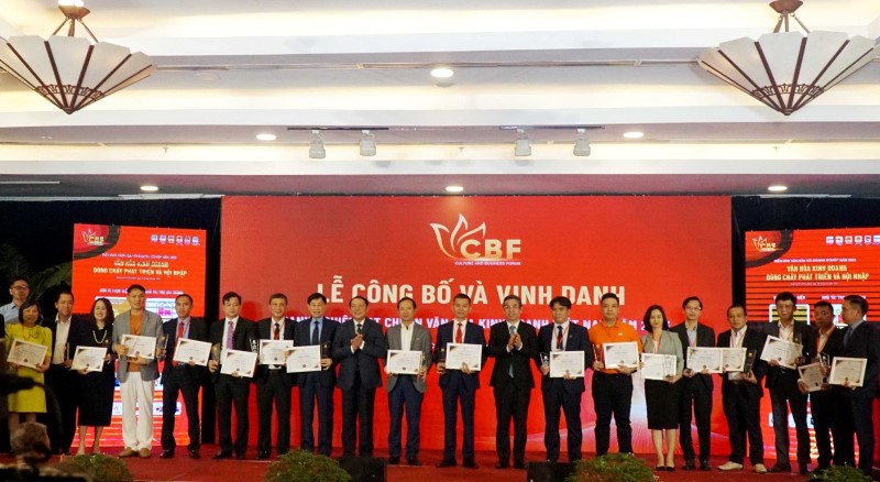Công ty Chế biến Khí Vũng Tàu nhận chứng nhận văn hóa kinh doanh Việt Nam