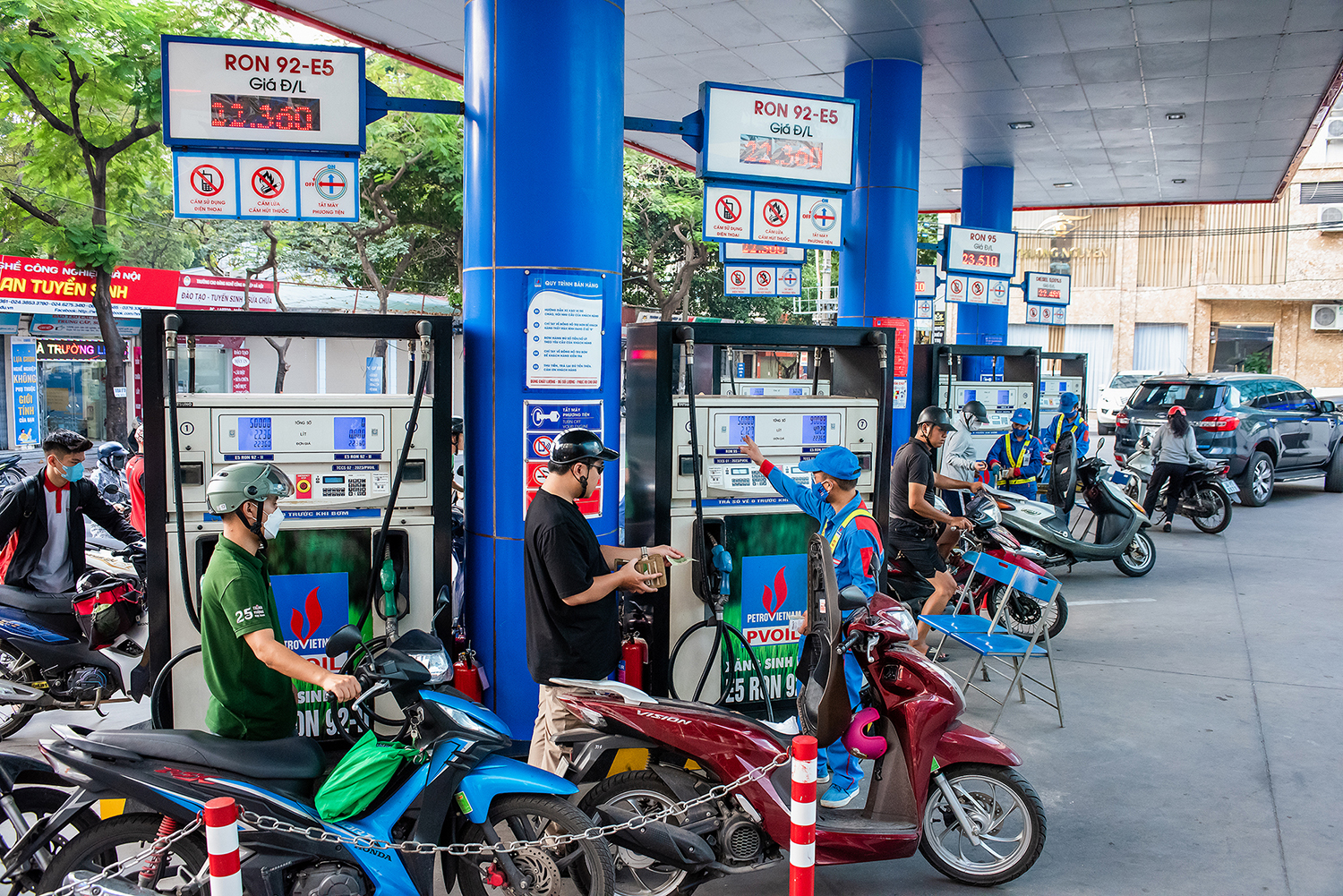 Tự hào 62 năm ngày Truyền thống ngành Dầu khí Việt Nam (27/11): Petrovietnam về đích sớm nhiều chỉ tiêu sản lượng và tài chính, hiện thực hóa khát vọng tăng trưởng