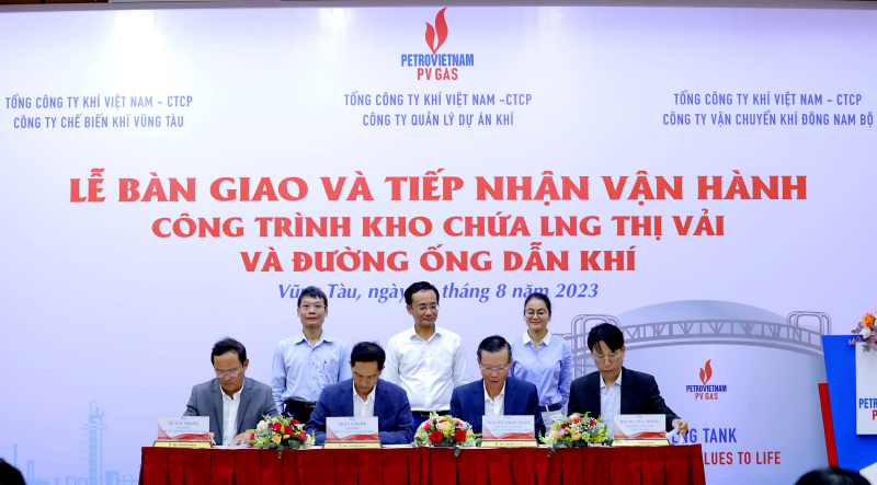 Công đoàn PV GAS khen thưởng 8 đơn vị hoàn thành tốt thi đua BDSC công trình khí và chạy thử chuỗi dự án LNG Thị Vải