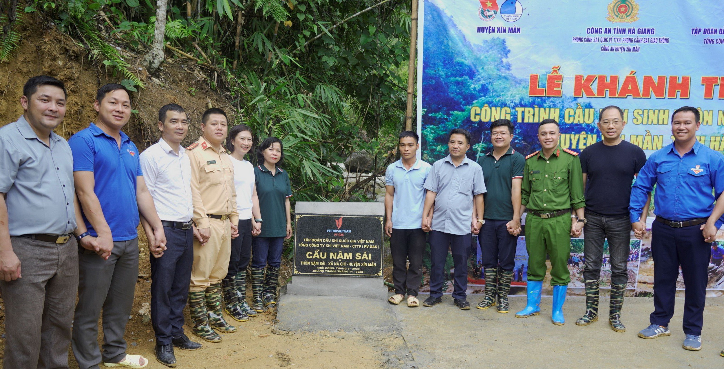 PV GAS khánh thành cầu dân sinh tại thôn Nậm Sái, xã Nà Chì, huyện Xín Mần tỉnh Hà Giang PV GAS khánh thành cầu dân sinh tại thôn Nậm Sái, xã Nà Chì, huyện Xín Mần tỉnh Hà Giang