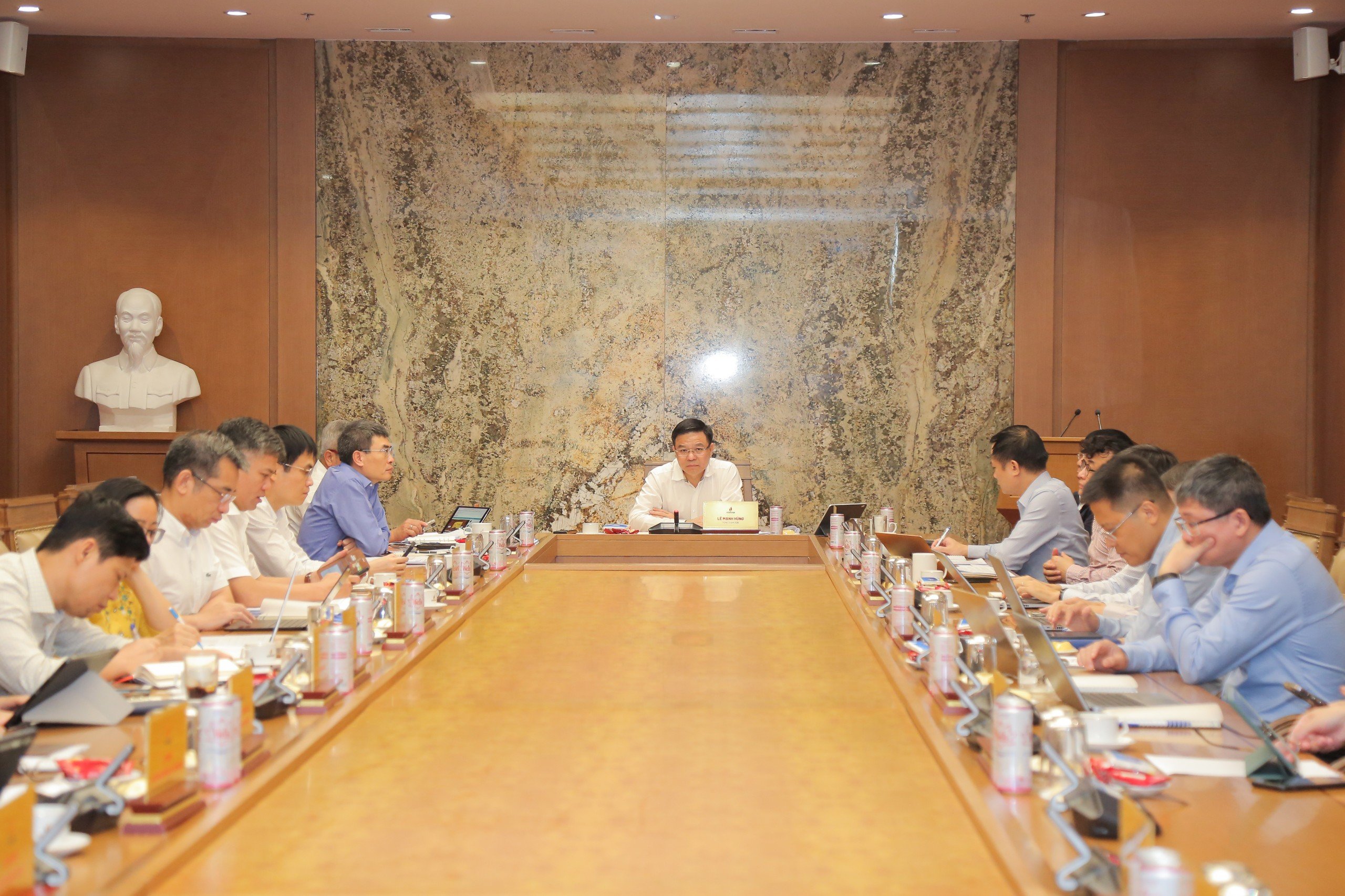 Giao ban CEO tháng 11/2023: Giá dầu giảm mạnh, doanh thu tháng 10 của Petrovietnam vẫn lập đỉnh, cao nhất từ đầu năm Giao ban CEO tháng 11/2023: Giá dầu giảm mạnh, doanh thu tháng 10 của Petrovietnam vẫn lập đỉnh, cao nhất từ đầu năm
