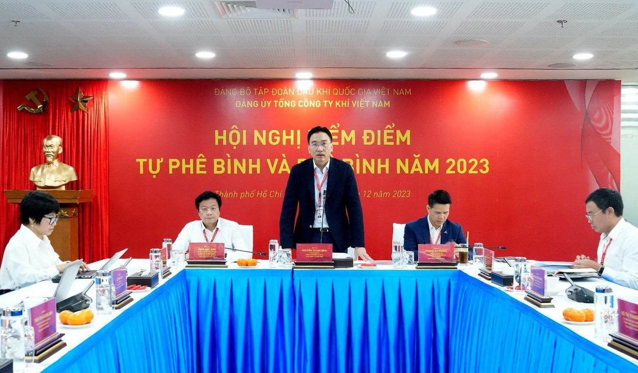 ĐẢNG ỦY TỔNG CÔNG TY KHÍ VIỆT NAM TỔ CHỨC HỘI NGHỊ KIỂM ĐIỂM, TỰ PHÊ BÌNH VÀ PHÊ BÌNH NĂM 2023