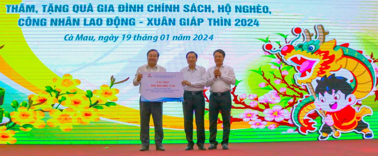 PV GAS thăm và tặng quà cho gia đình chính sách, hộ nghèo, hộ có hoàn cảnh khó khăn nhân dịp Xuân Nguyên đán Giáp Thìn 2024