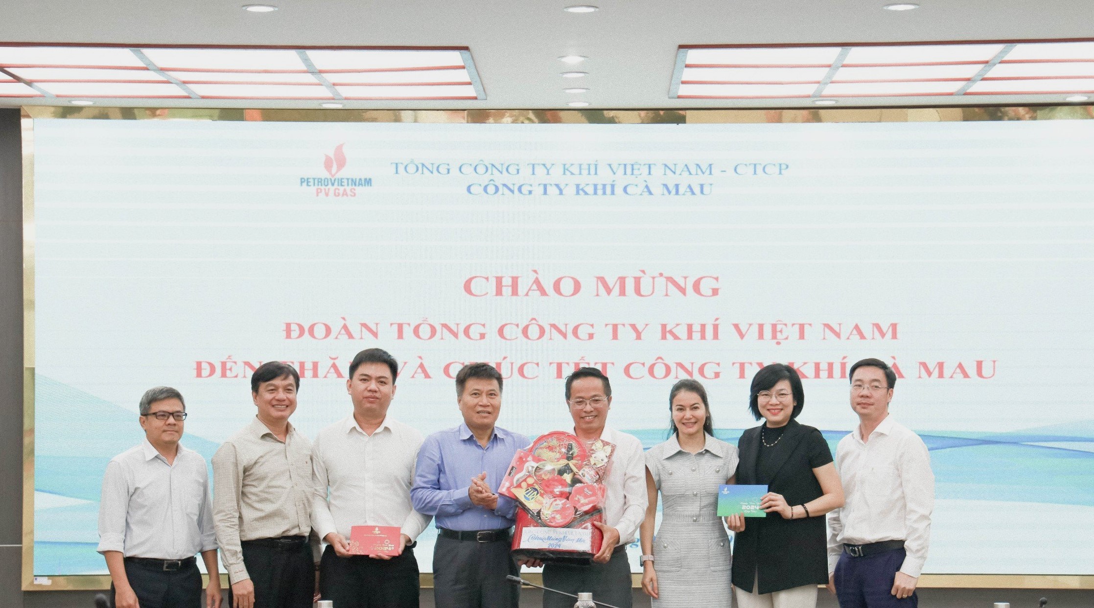 Lãnh đạo Tổng công ty Khí Việt Nam chúc Tết Công ty Khí Cà Mau