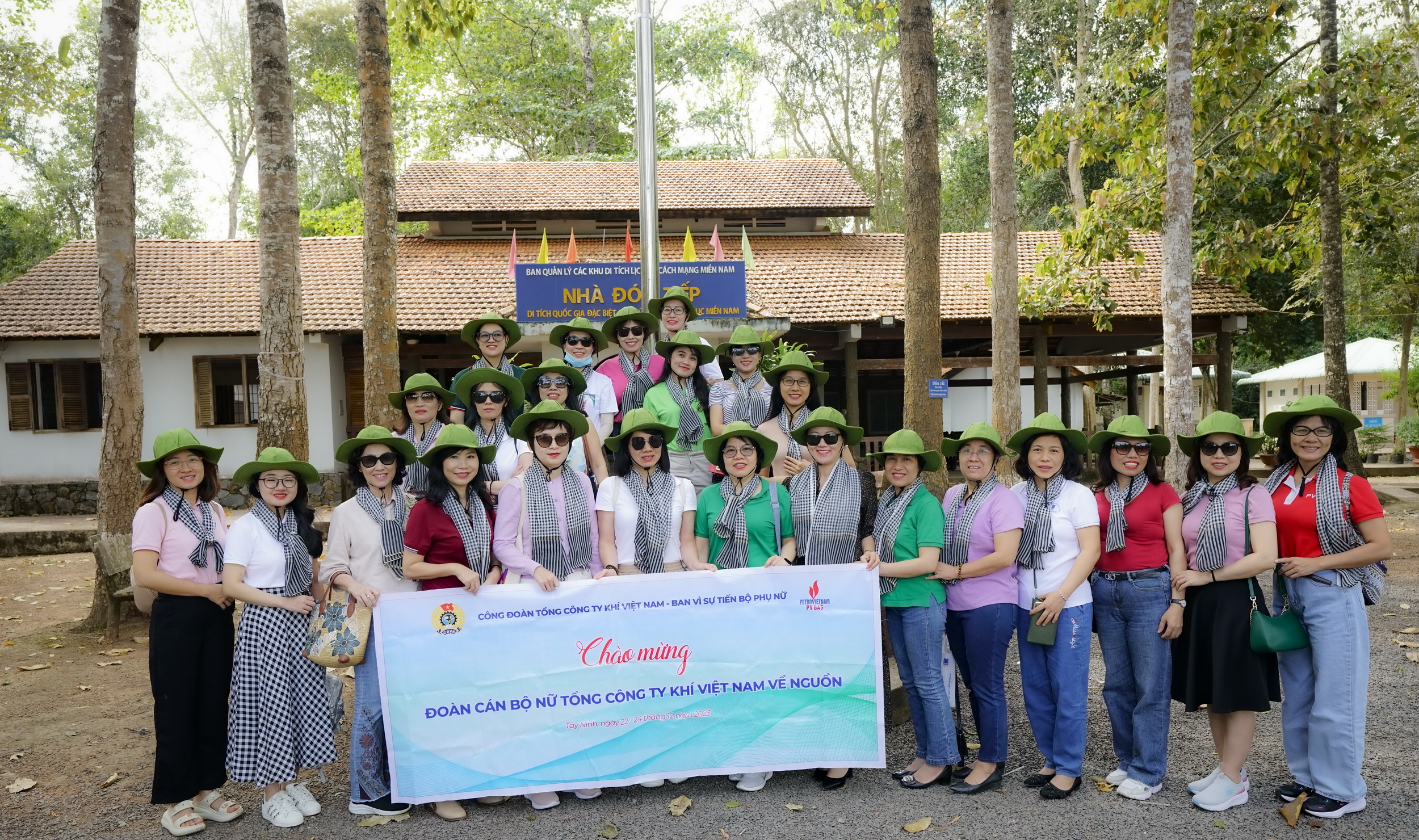 Ban Nữ công PV GAS thực hiện các chương trình về nguồn kết hợp an sinh xã hội chào năm mới 2024