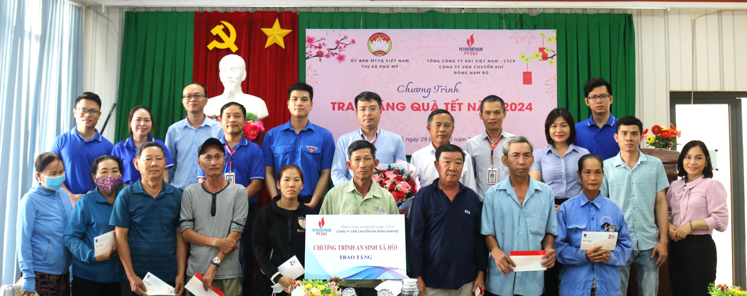 “Mừng xuân Giáp Thìn, đón Tết nghĩa tình” – Công ty Vận chuyển khí Đông Nam Bộ trao tặng quà tại Nhơn Trạch (Đồng Nai) và Phú Mỹ (Bà Rịa – Vũng Tàu) “Mừng xuân Giáp Thìn, đón Tết nghĩa tình” – Công ty Vận chuyển khí Đông Nam Bộ trao tặng quà tại Nhơn Trạch (Đồng Nai) và Phú Mỹ (Bà Rịa – Vũng Tàu)