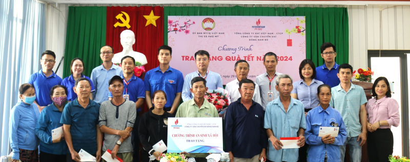 “Mừng xuân Giáp Thìn, đón Tết nghĩa tình” – Công ty Vận chuyển khí Đông Nam Bộ trao tặng quà tại Nhơn Trạch (Đồng Nai) và Phú Mỹ (Bà Rịa – Vũng Tàu)