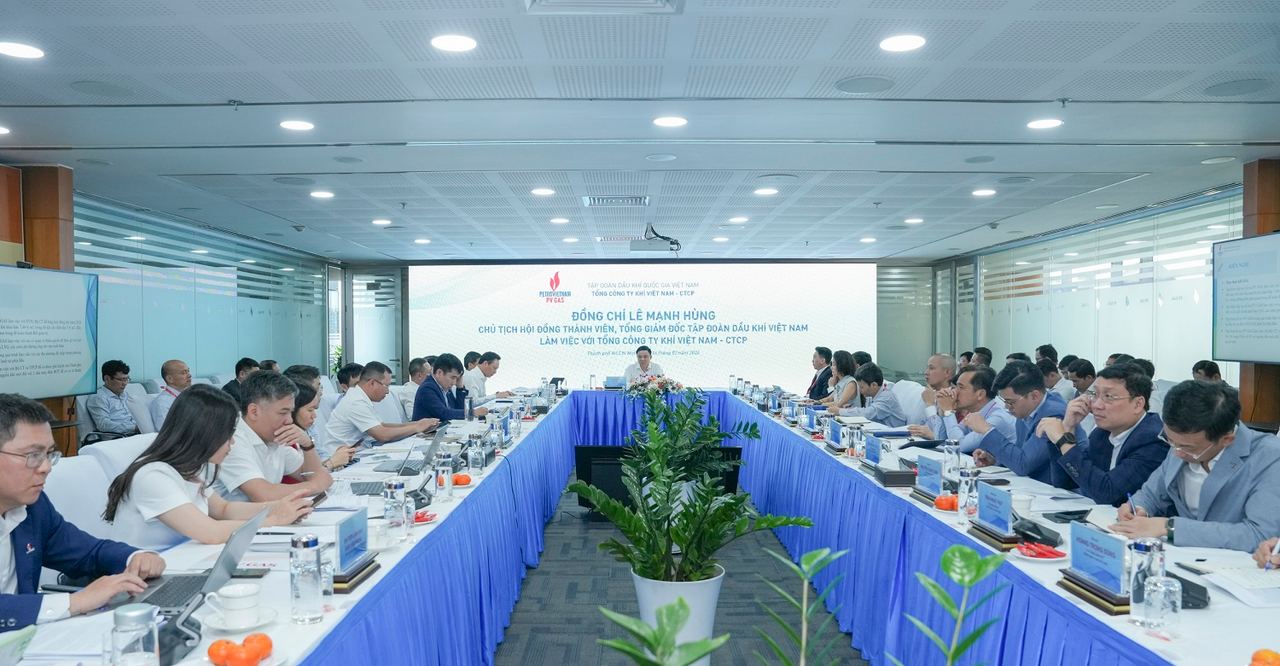 Chủ tịch HĐTV - Tổng Giám đốc Petrovietnam Lê Mạnh Hùng đến thăm và làm việc đầu năm tại PV GAS