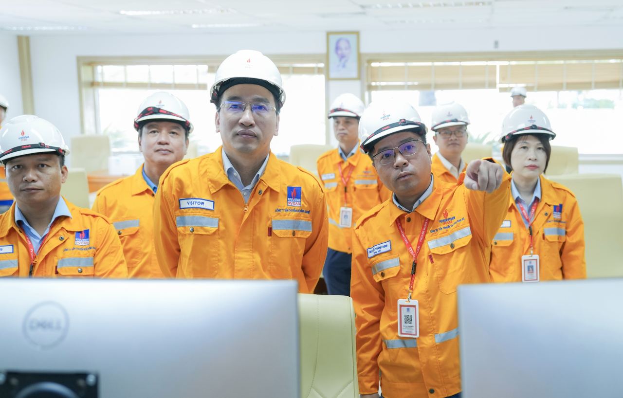 Xuân ở Nhà máy Xử lý khí Dinh Cố và Trung tâm Phân phối khí Phú Mỹ