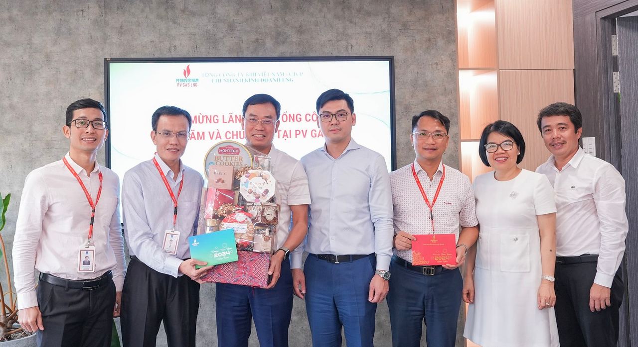 Lãnh đạo PV GAS thăm, chúc Tết Chi nhánh Kinh doanh LNG và Công ty TNHH Kho cảng LNG Sơn Mỹ
