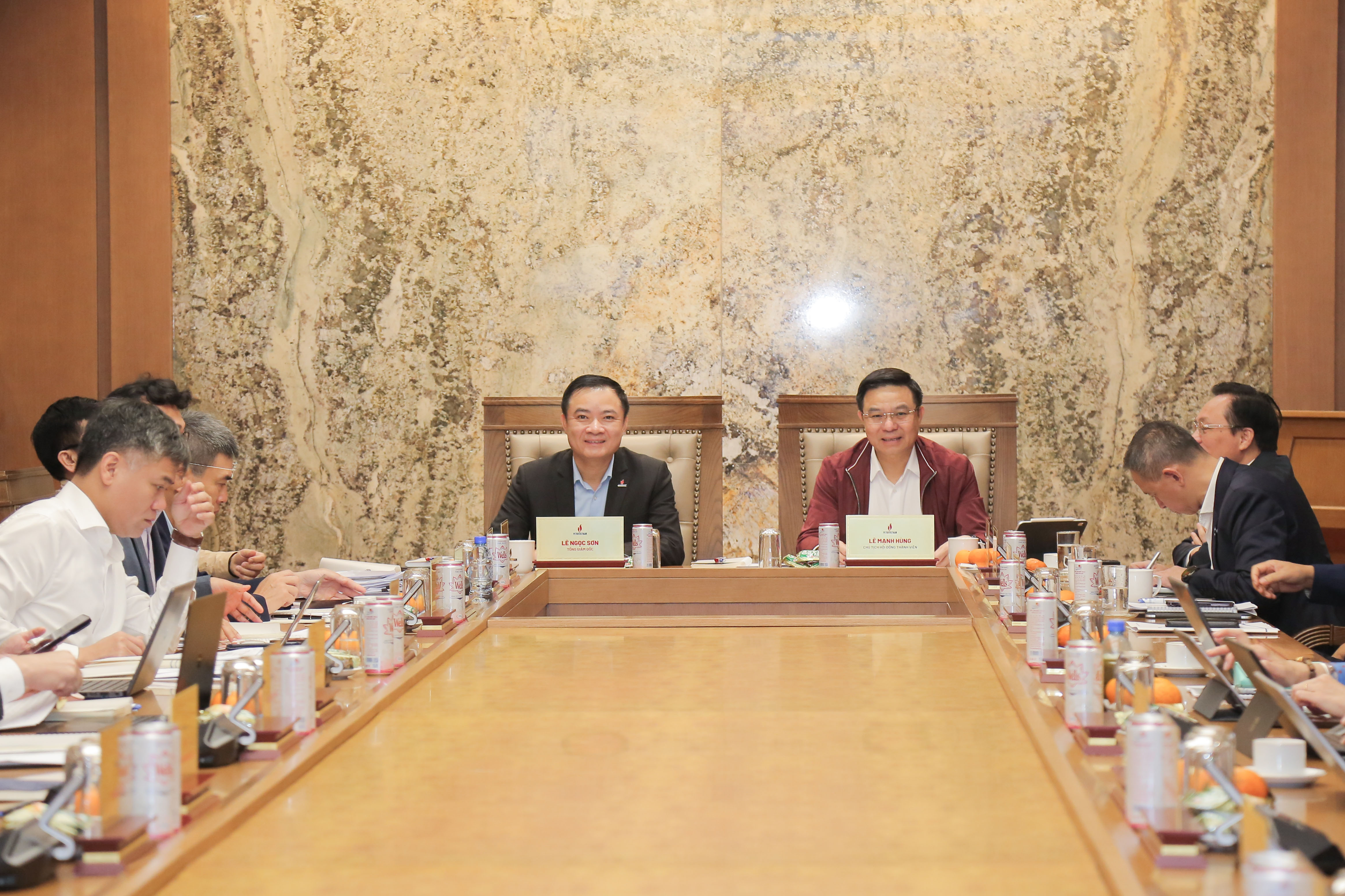 Giao ban CEO tháng 3-2024: Rủi ro thị trường gia tăng, Petrovietnam vẫn giữ được đà tăng trưởng ấn tượng Giao ban CEO tháng 3-2024: Rủi ro thị trường gia tăng, Petrovietnam vẫn giữ được đà tăng trưởng ấn tượng