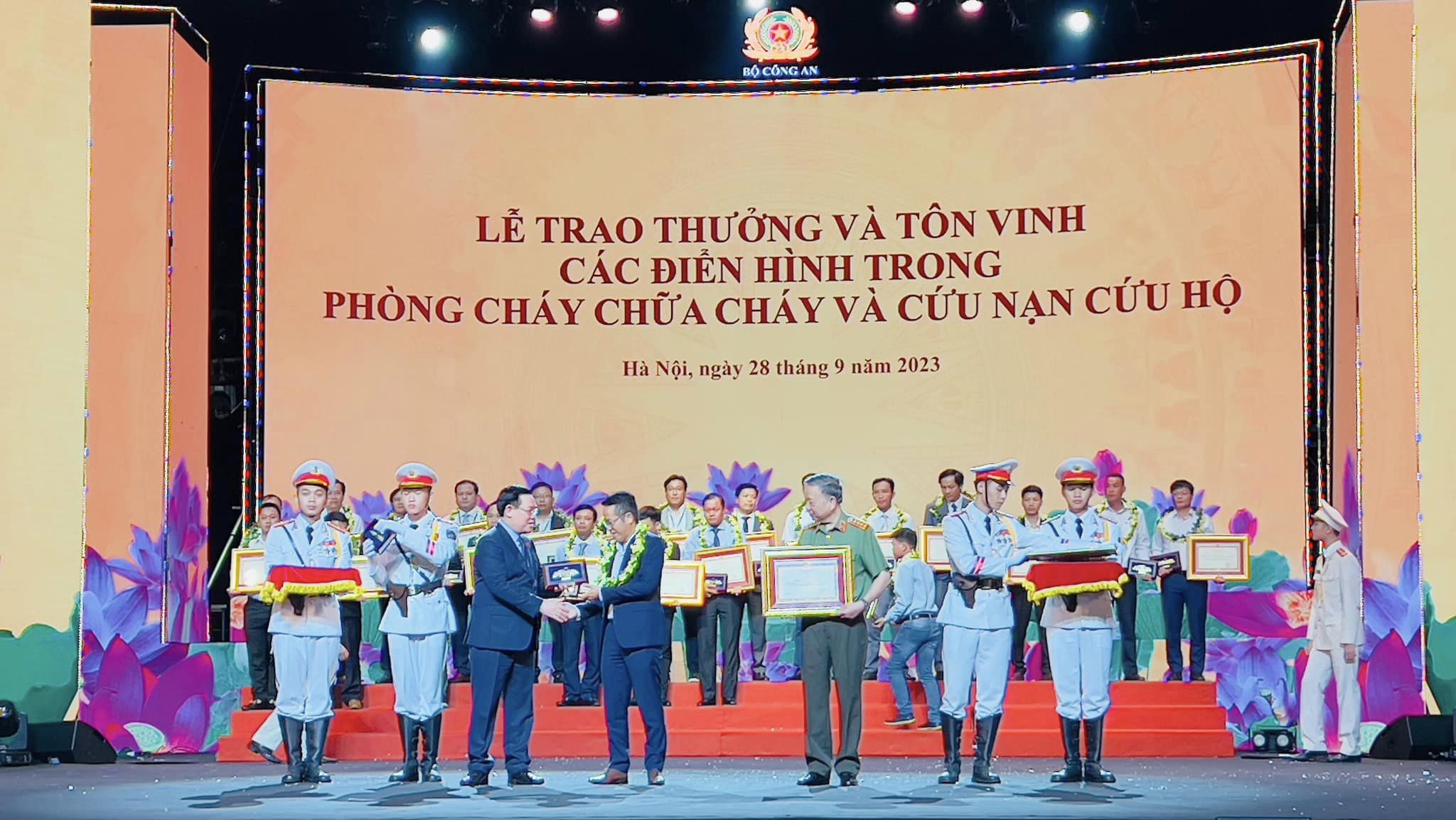 Văn hóa doanh nghiệp PV GAS CA MAU: Sắc nét và Sáng tạo Văn hóa doanh nghiệp PV GAS CA MAU: Sắc nét và Sáng tạo