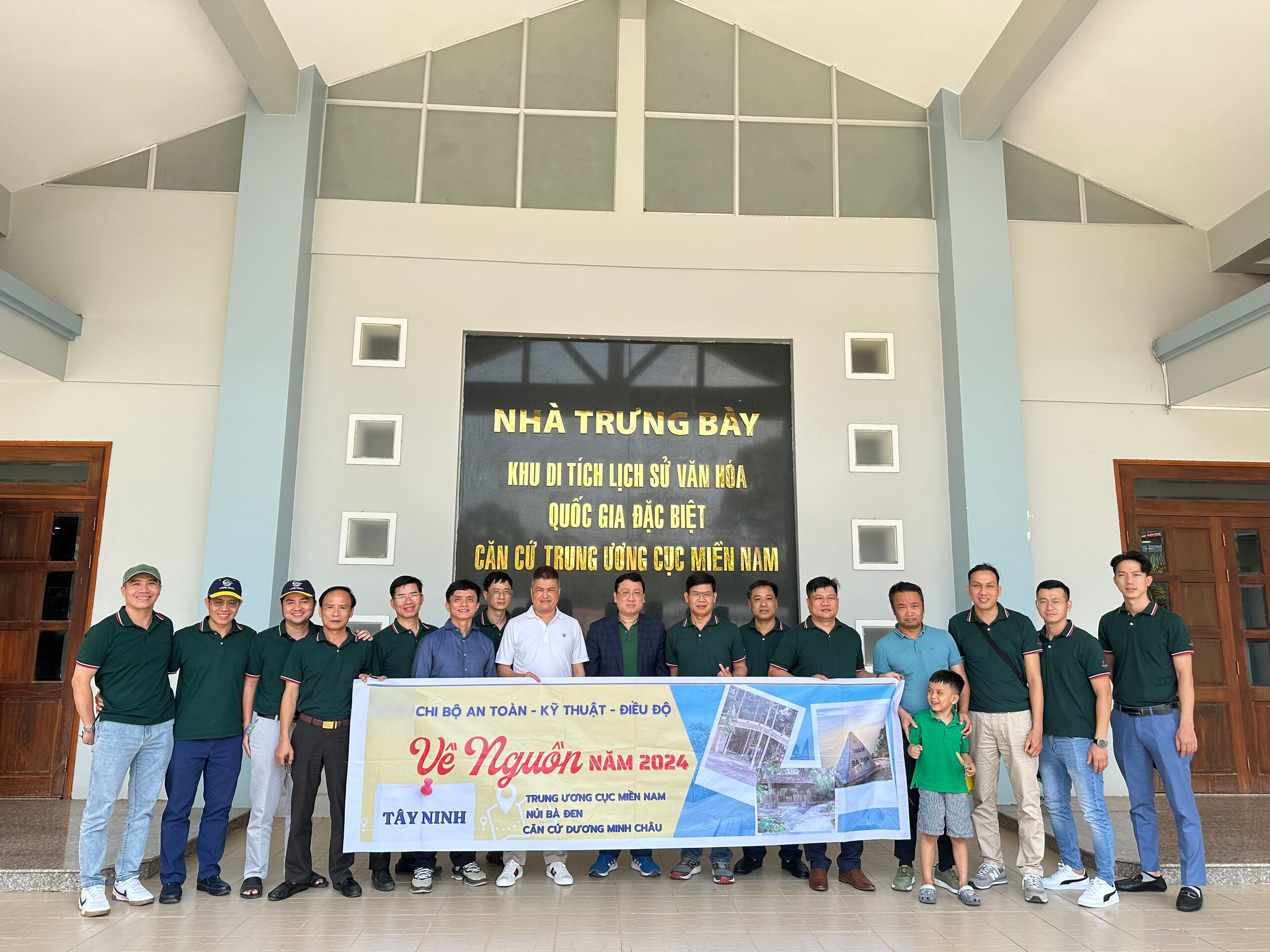 Hành trình “Về nguồn” năm 2024 của Chi bộ Kỹ thuật - An toàn - Điều độ PV GAS Hành trình “Về nguồn” năm 2024 của Chi bộ Kỹ thuật - An toàn - Điều độ PV GAS