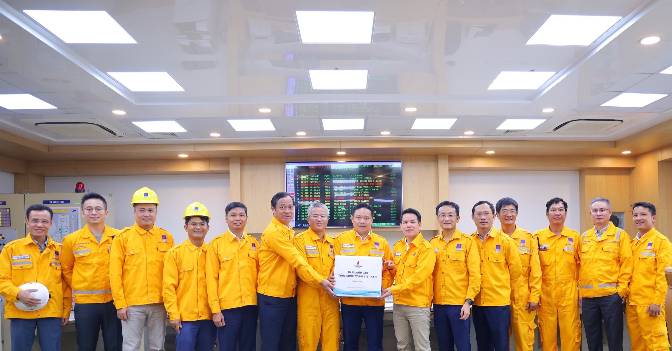 PV GAS’ President & CEO encourages workers on site during holidays