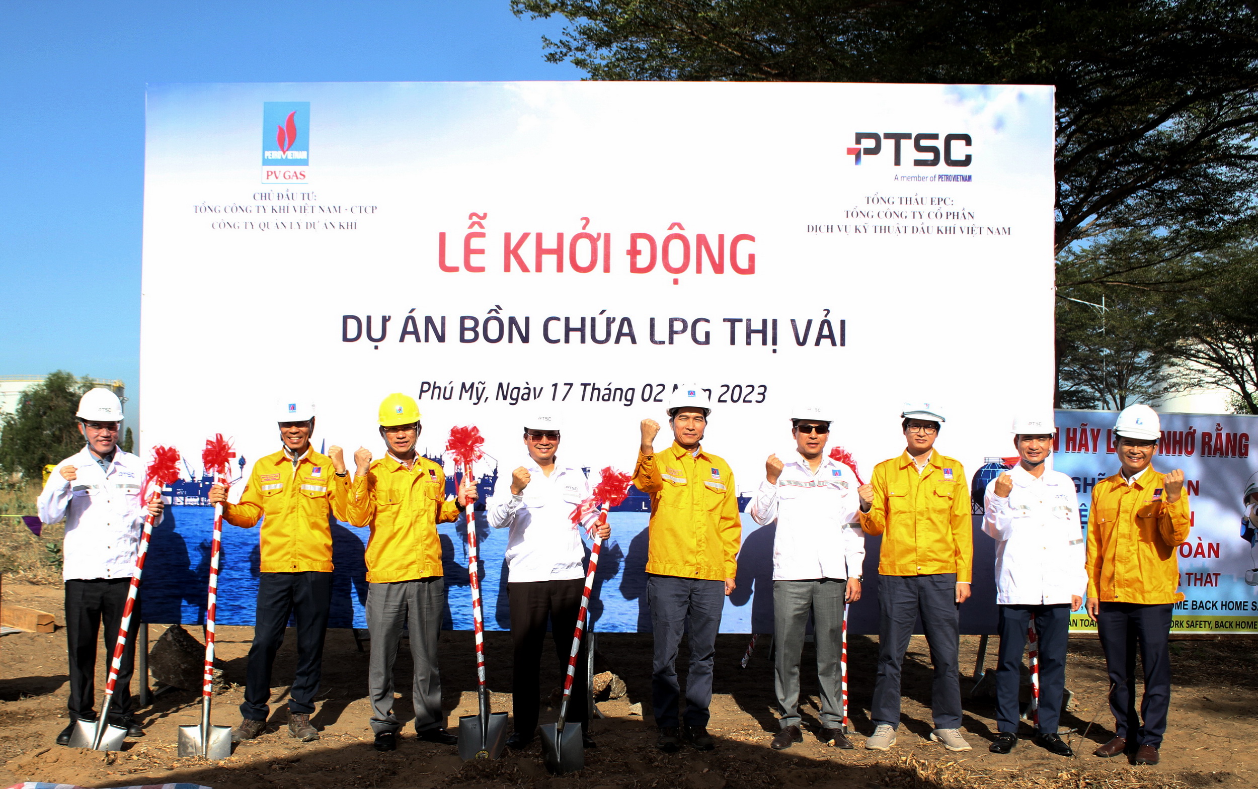 PV GAS PMC phát động và cam kết thực hiện các phong trào thi đua năm 2024 PV GAS PMC phát động và cam kết thực hiện các phong trào thi đua năm 2024
