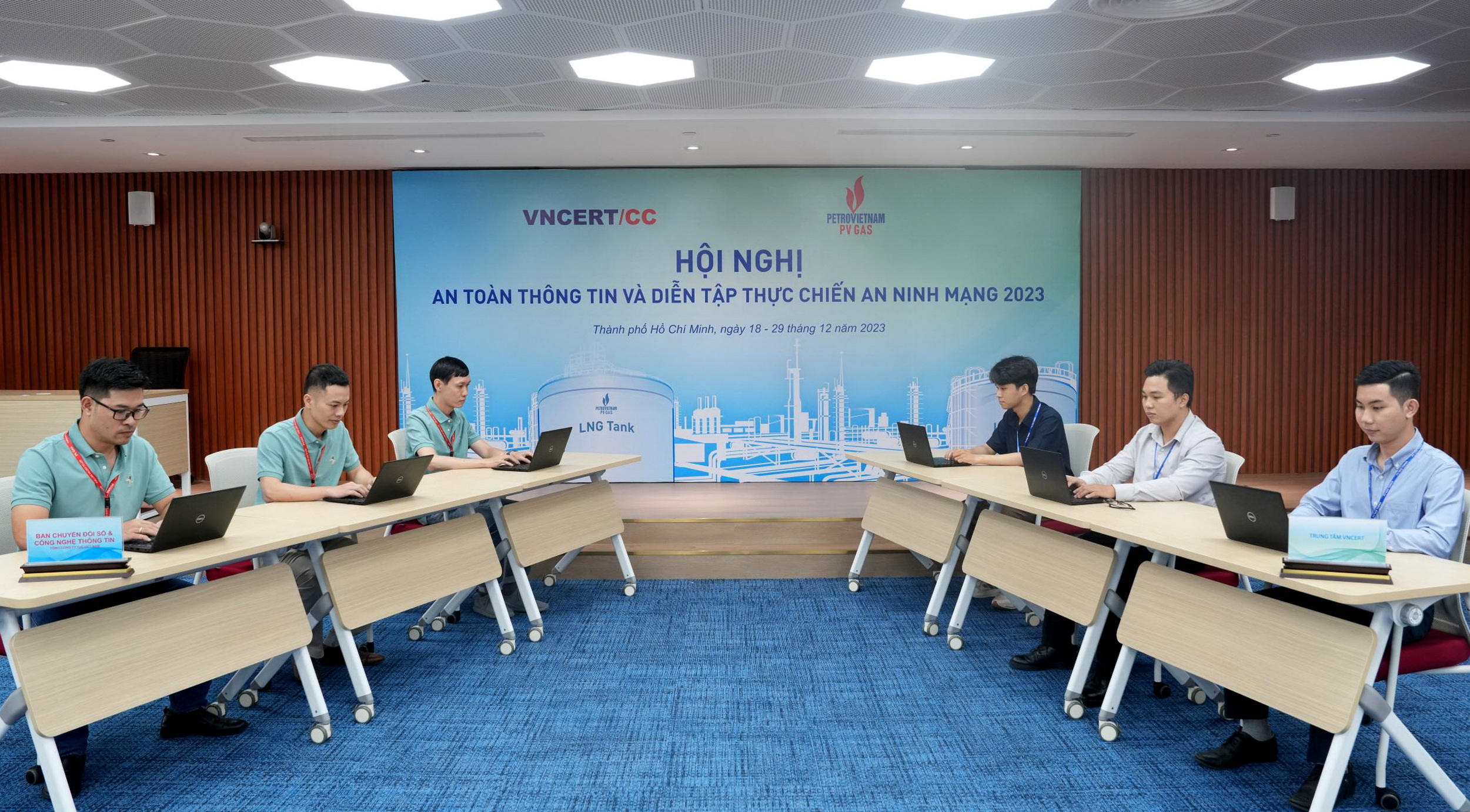PV GAS: Công tác An toàn – Chất lượng – Môi trường gắn liền với hoạt động sản xuất kinh doanh PV GAS: Công tác An toàn – Chất lượng – Môi trường gắn liền với hoạt động sản xuất kinh doanh