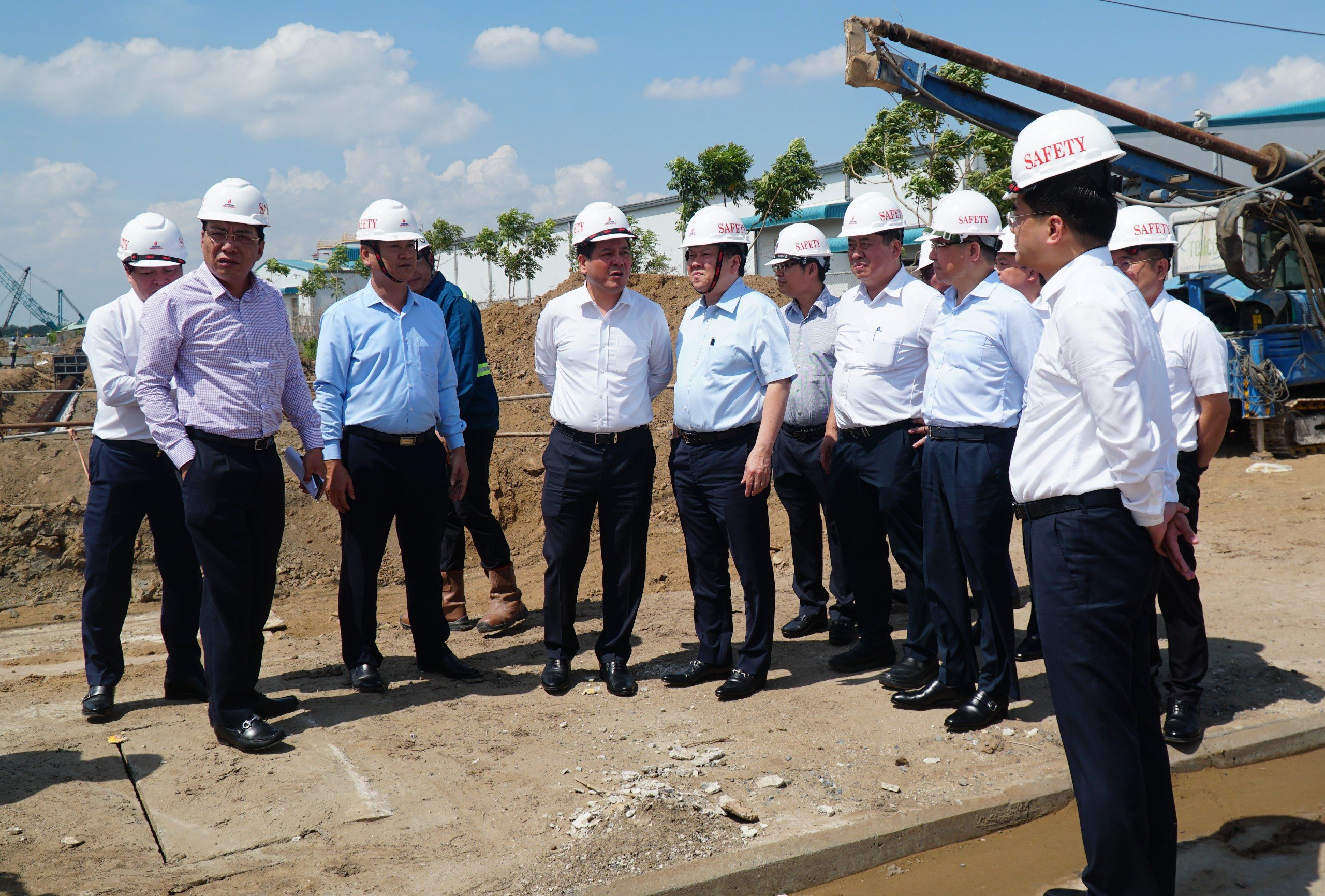 Tháng 4/2024: Petrovietnam đón nhận nhiều tin vui, hoạt động SXKD tiếp đà tăng trưởng Tháng 4/2024: Petrovietnam đón nhận nhiều tin vui, hoạt động SXKD tiếp đà tăng trưởng