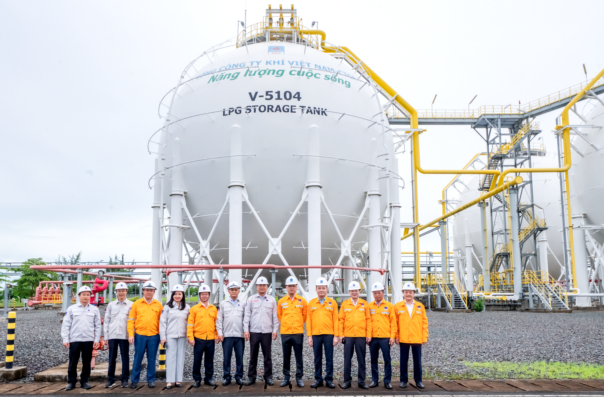 Petrovietnam’s President & CEO visits PV GAS CA MAU