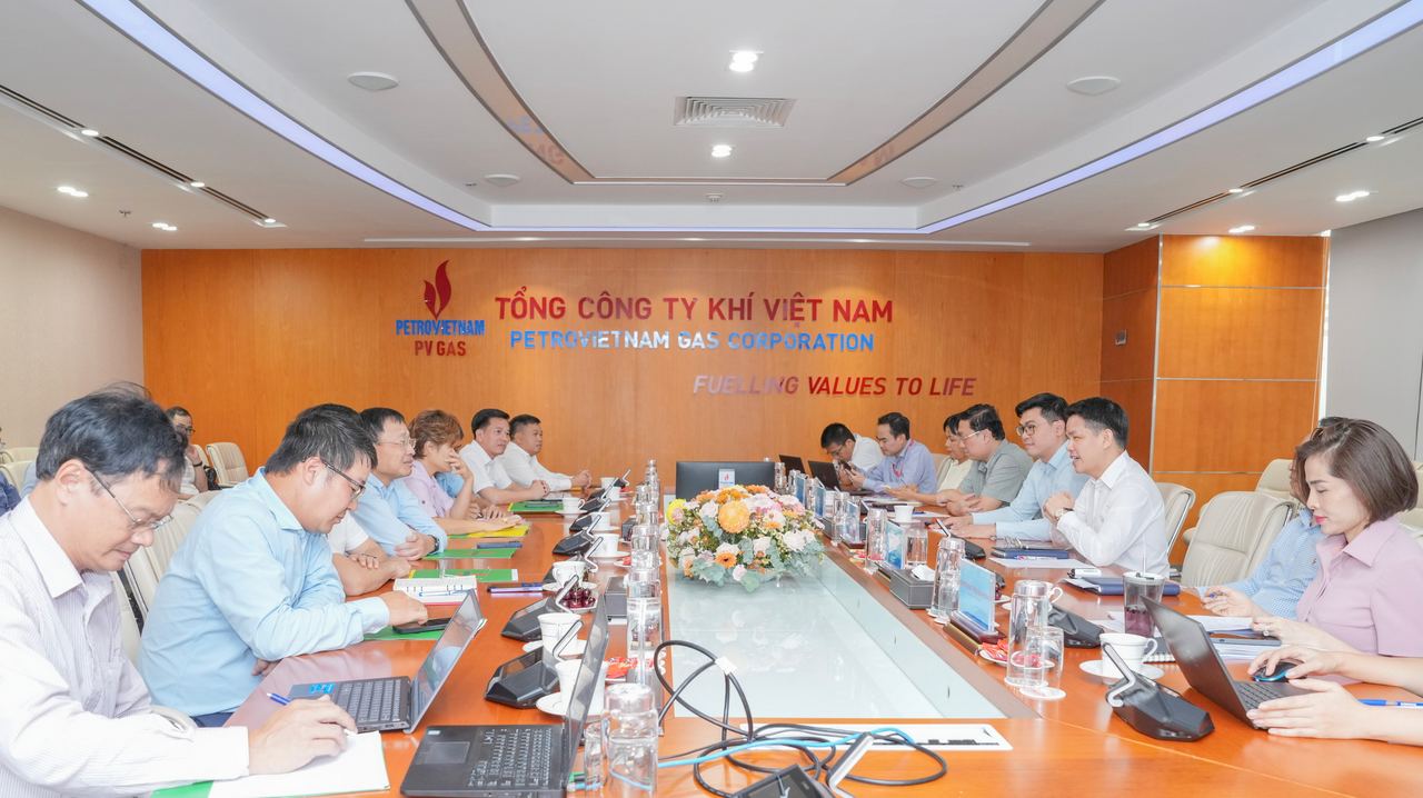 PV GAS và PVFCCo hợp tác phát triển vì mục tiêu chung của hai đơn vị cũng như của toàn ngành Dầu khí PV GAS và PVFCCo hợp tác phát triển vì mục tiêu chung của hai đơn vị cũng như của toàn ngành Dầu khí