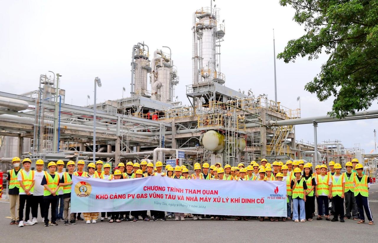 Các hoạt động chào mừng 95 năm thành lập Công đoàn Việt Nam