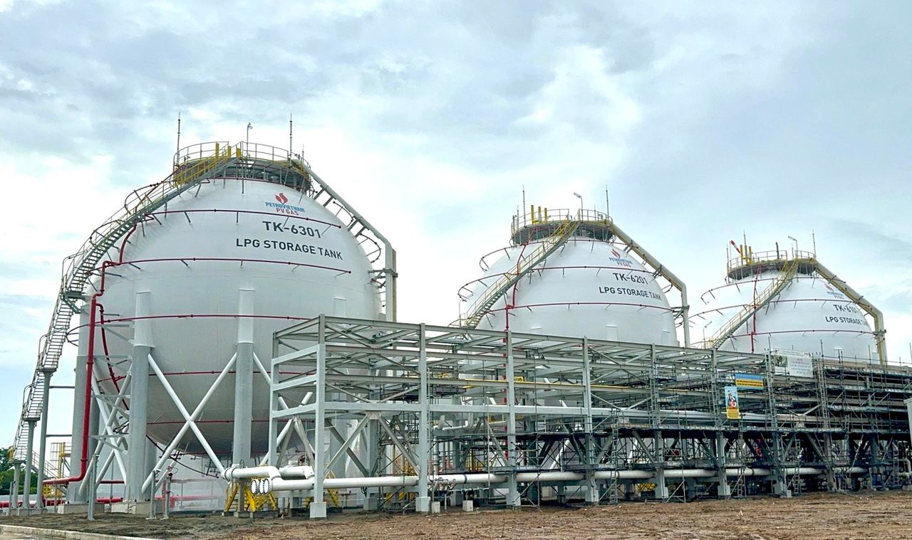 PV GAS đưa vào hoạt động 3 bồn chứa LPG tại Kho cảng PV GAS Vũng Tàu