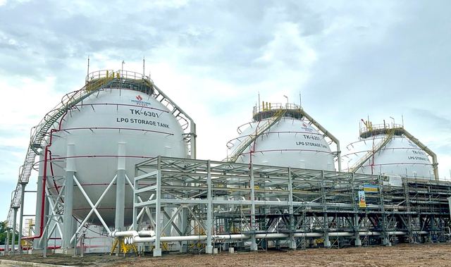 PV GAS đưa vào hoạt động 3 bồn chứa LPG tại Kho cảng PV GAS Vũng Tàu