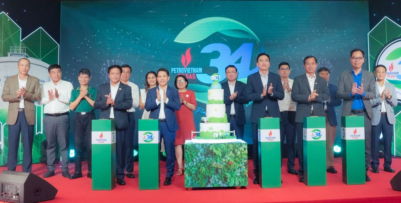 Lễ kỷ niệm 34 năm thành lập PV GAS: Khẳng định quyết tâm phát triển trong “Hành trình năng lượng xanh”