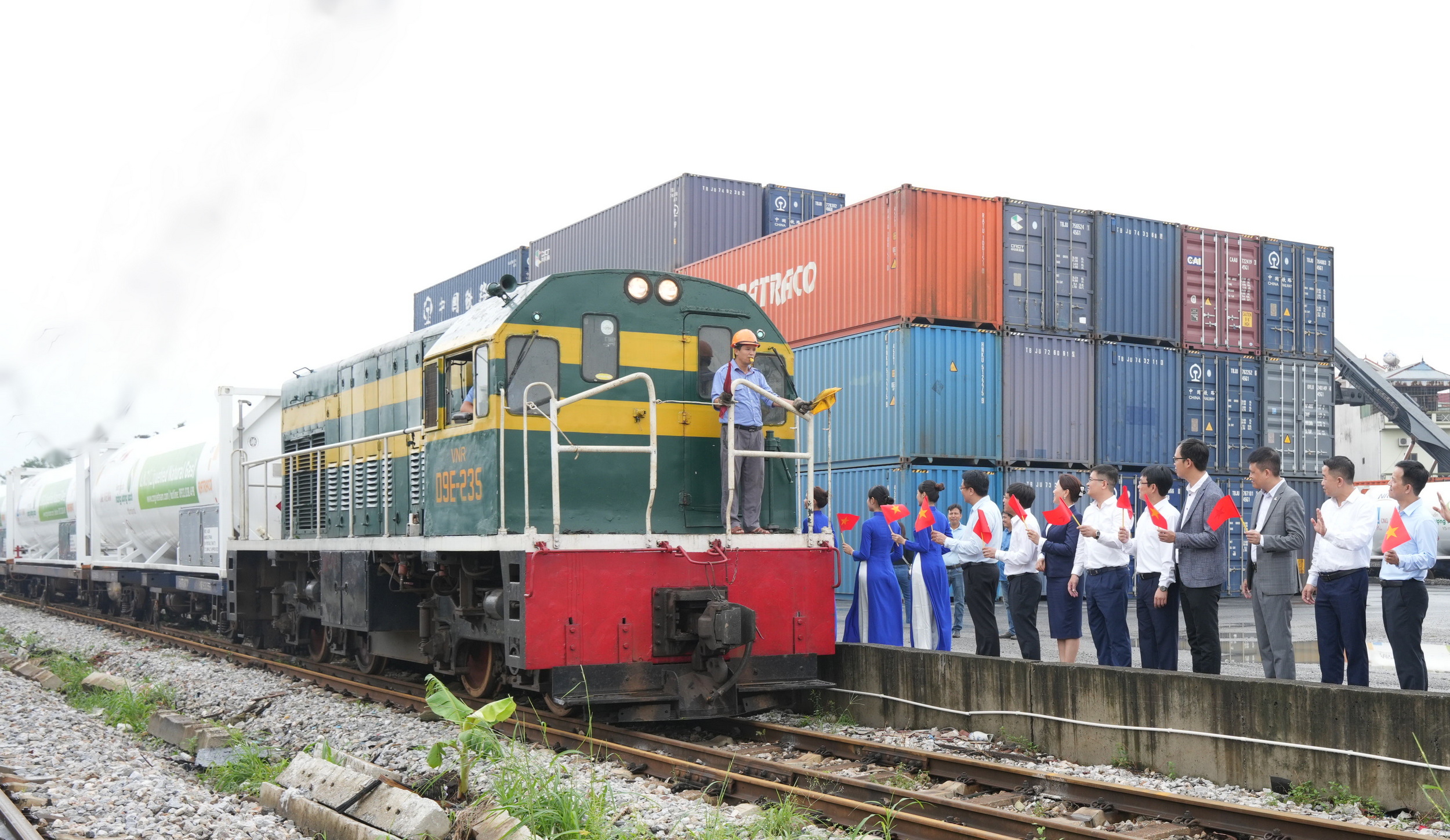 PV GAS successfully transports LNG from Southern to Northern Vietnam by rail in face of Super Typhoon Yagi