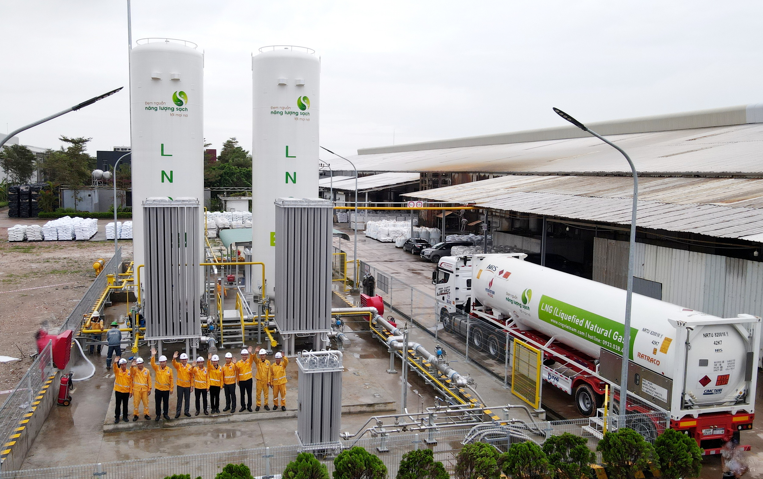 PV GAS chính thức cung cấp LNG cho nhà máy khách hàng đầu tiên tại miền Bắc từ chuyến hàng LNG vận chuyển bằng đường sắt PV GAS chính thức cung cấp LNG cho nhà máy khách hàng đầu tiên tại miền Bắc từ chuyến hàng LNG vận chuyển bằng đường sắt
