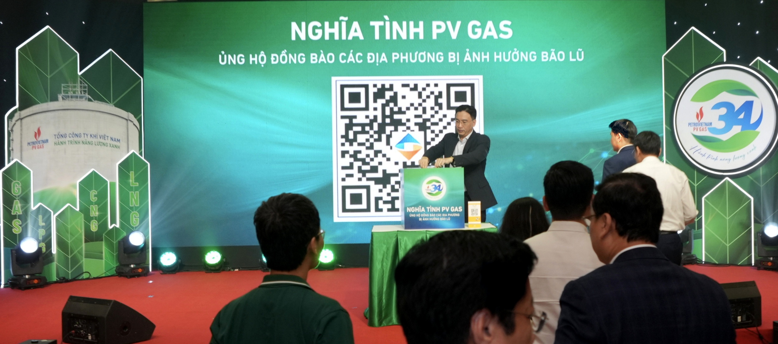 Lễ kỷ niệm 34 năm thành lập PV GAS: Khẳng định quyết tâm phát triển trong “Hành trình năng lượng xanh” Lễ kỷ niệm 34 năm thành lập PV GAS: Khẳng định quyết tâm phát triển trong “Hành trình năng lượng xanh”