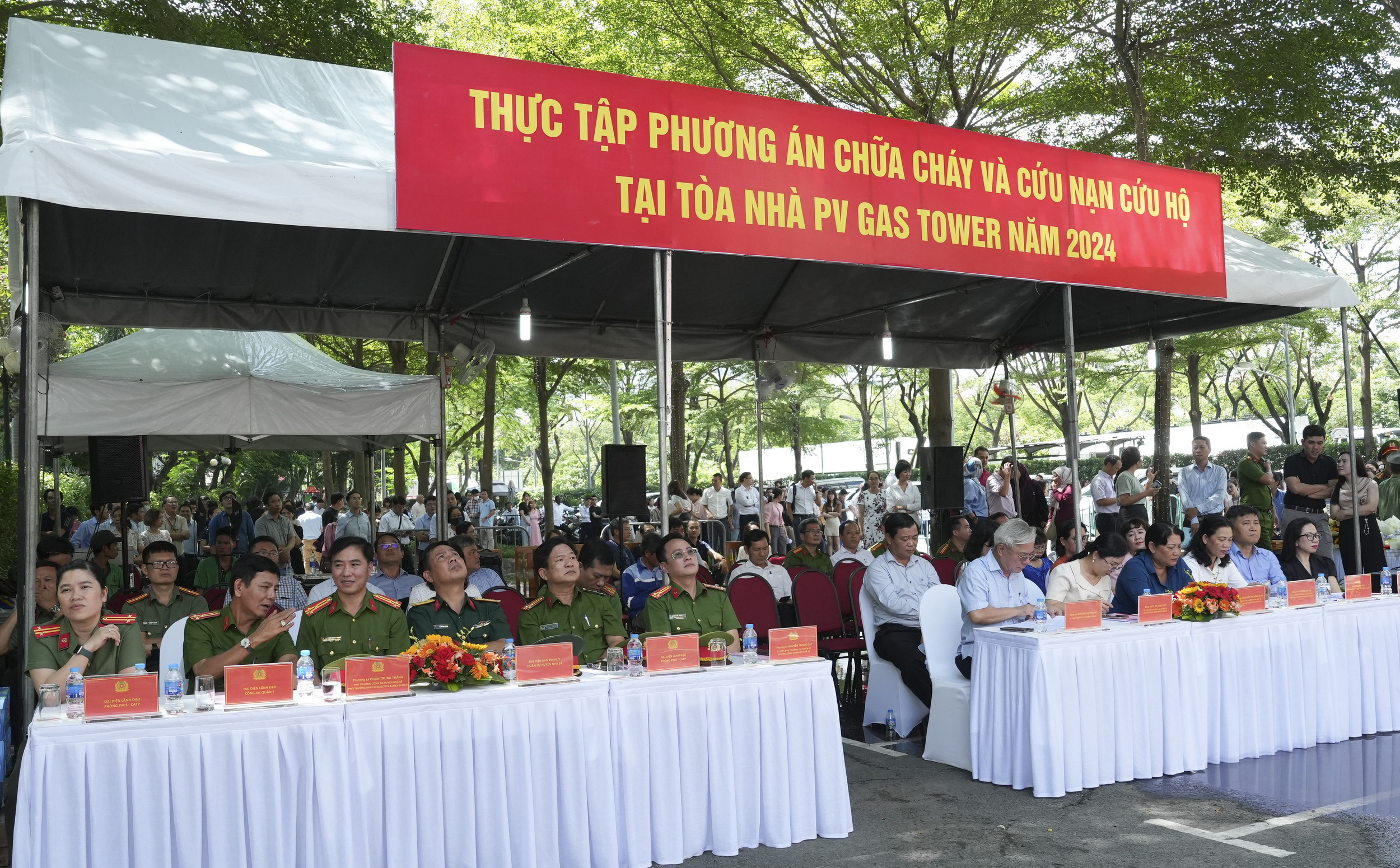 Diễn tập phương án chữa cháy, cứu nạn, cứu hộ tại PV GAS Tower