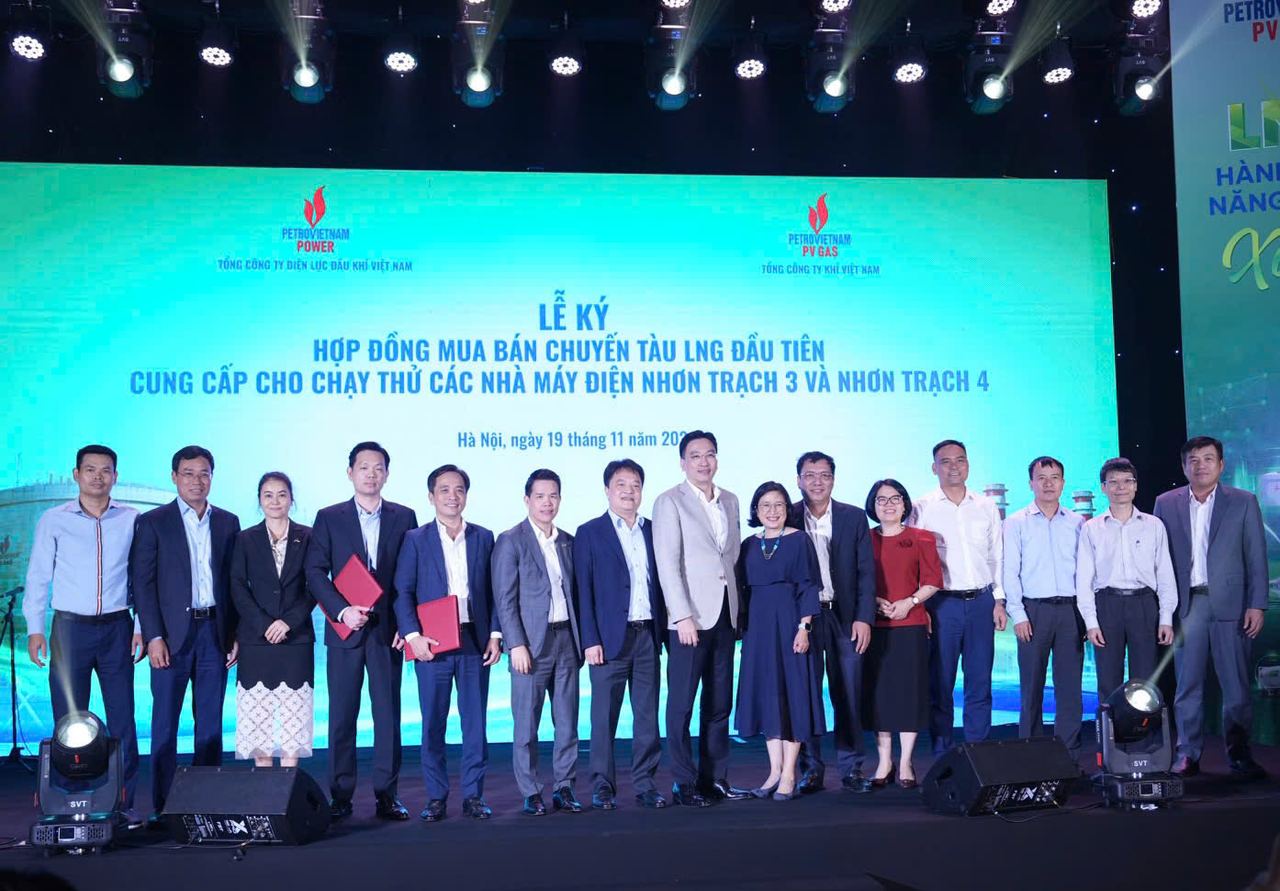 PV GAS và PV Power ký hợp đồng mua bán chuyến tàu LNG đầu tiên cung cấp cho chạy thử các nhà máy điện Nhơn Trạch 3 và Nhơn Trạch 4
