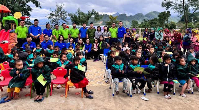 PV GAS CNG’s journey of spreading love in Yen Bai PV GAS CNG’s journey of spreading love in Yen Bai