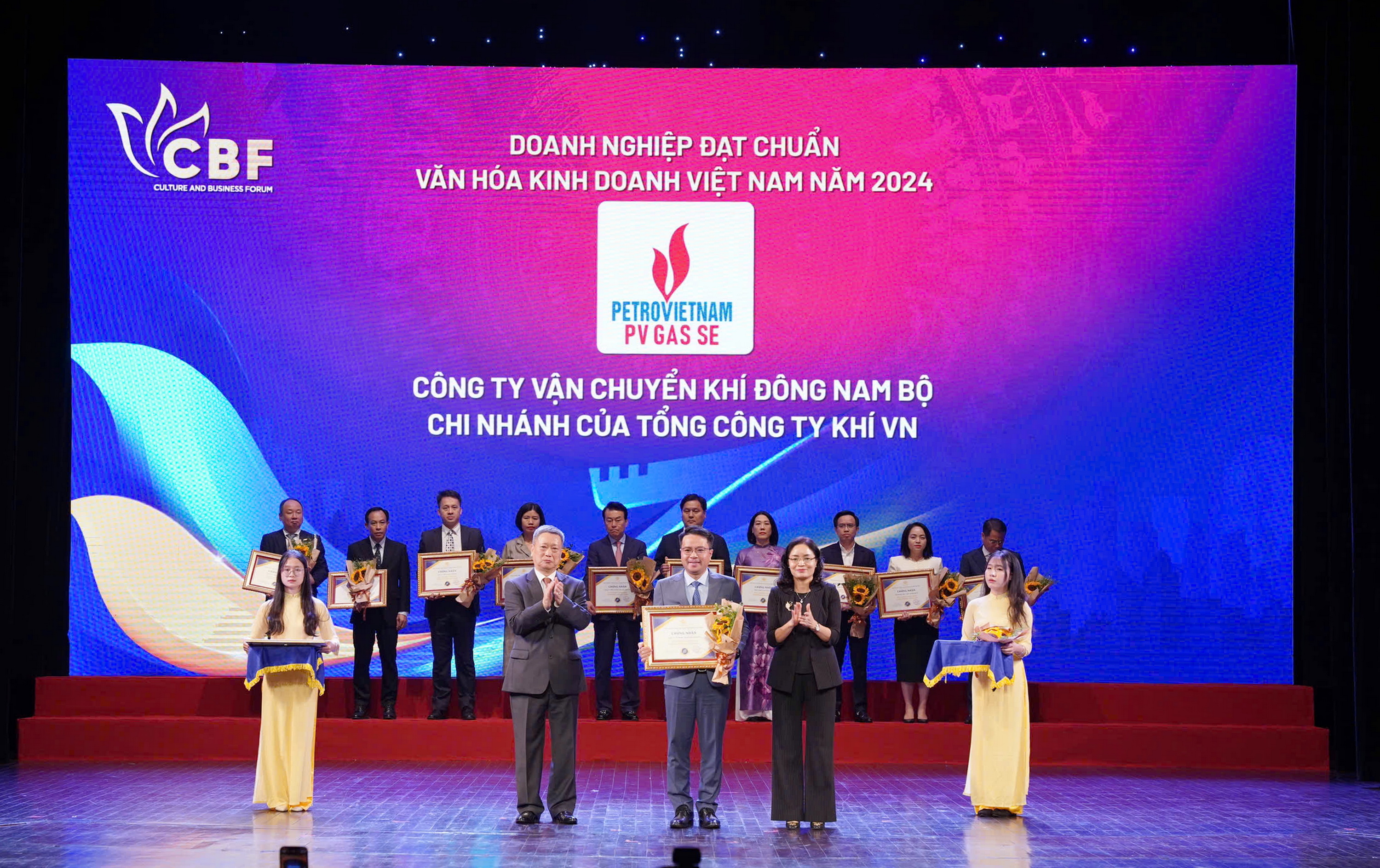 PV GAS SE - Doanh nghiệp đạt chuẩn Văn hóa kinh doanh Việt Nam PV GAS SE - Doanh nghiệp đạt chuẩn Văn hóa kinh doanh Việt Nam