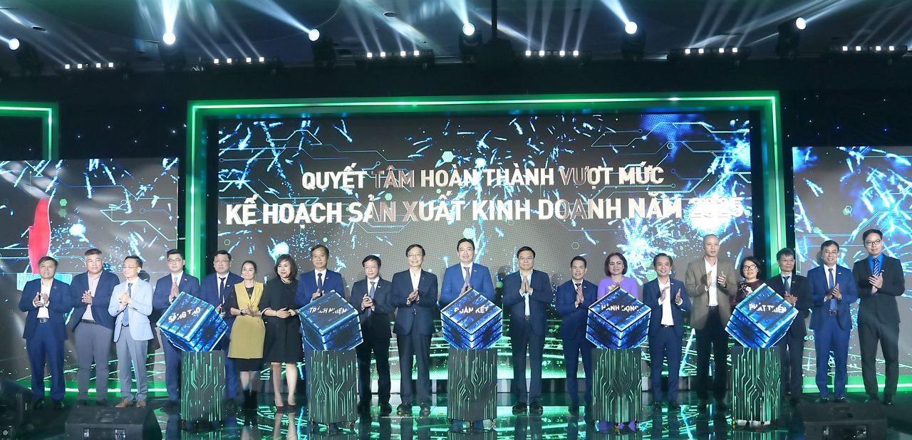 Hội nghị Người lao động PV GAS năm 2024: Khẳng định quyết tâm chuyển dịch mạnh mẽ, tiếp bước thành công