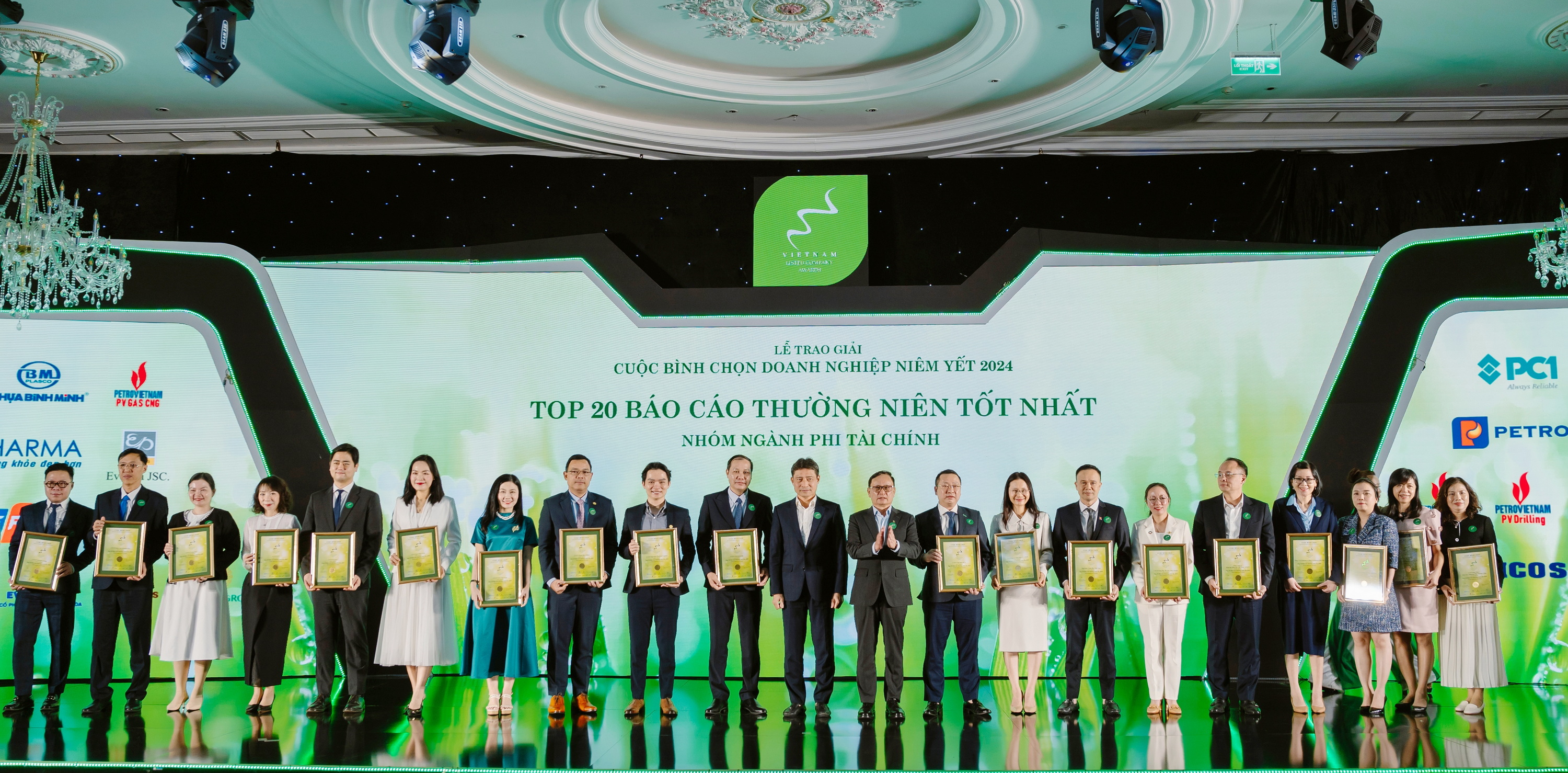 PV GAS CNG nhận giải Top 20 Báo cáo thường niên tốt nhất 2024 PV GAS CNG nhận giải Top 20 Báo cáo thường niên tốt nhất 2024