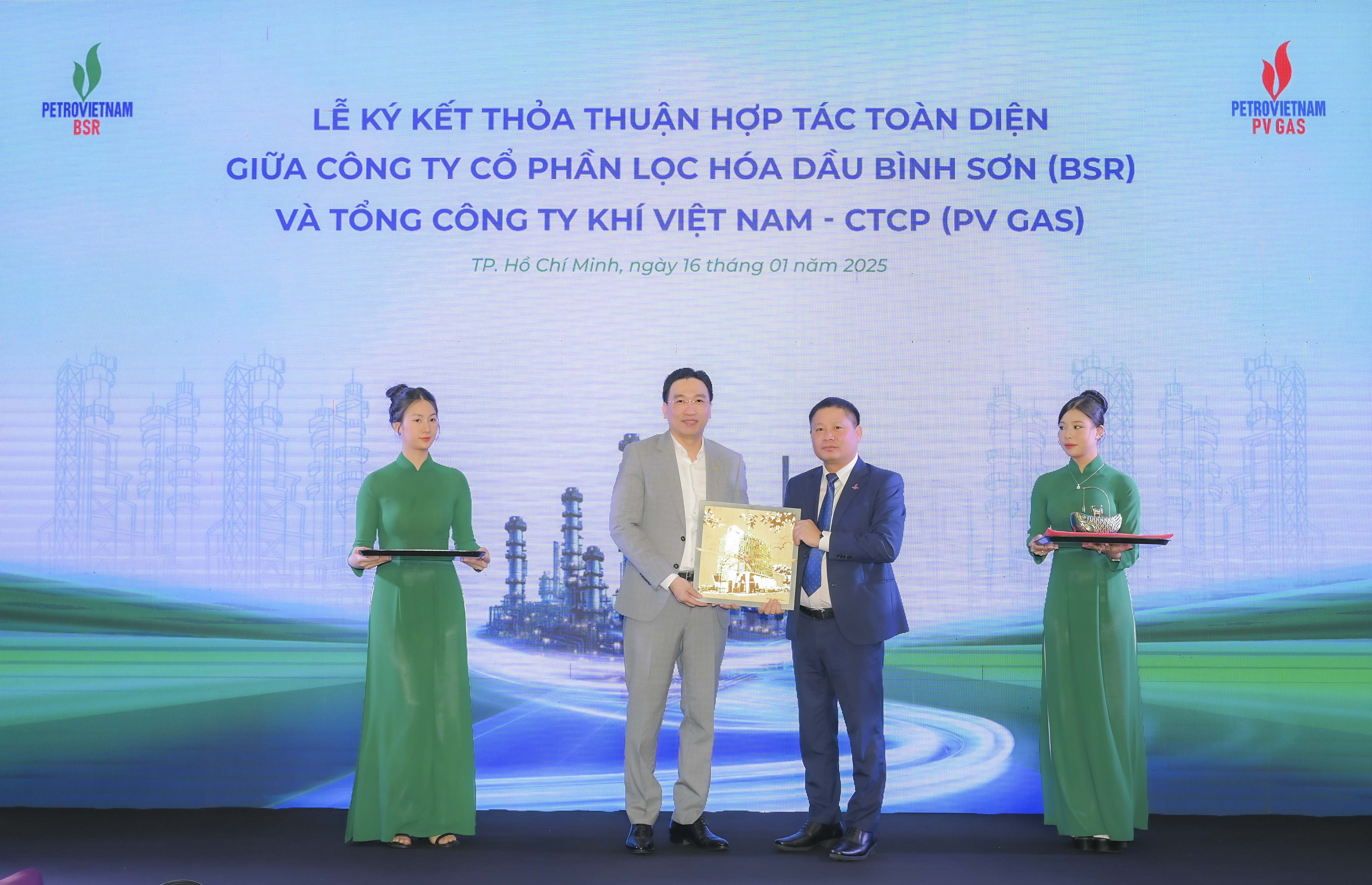 PV GAS VÀ BSR CAM KẾT TĂNG CƯỜNG HỢP TÁC TOÀN DIỆN, HƯỚNG TỚI PHÁT TRIỂN BỀN VỮNG PV GAS VÀ BSR CAM KẾT TĂNG CƯỜNG HỢP TÁC TOÀN DIỆN, HƯỚNG TỚI PHÁT TRIỂN BỀN VỮNG