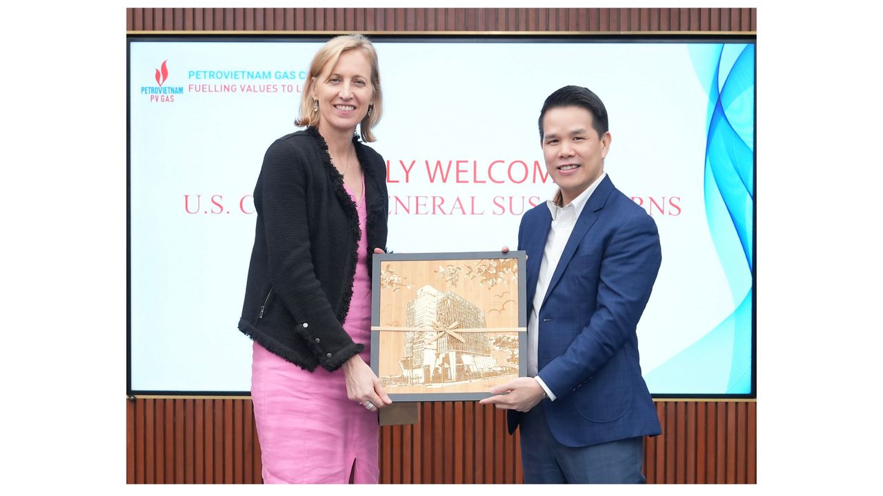 PV GAS President and CEO welcomes US Consulate General in Ho Chi Minh City