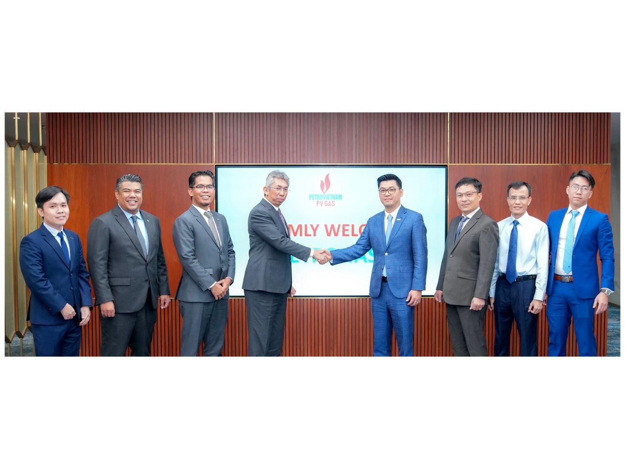 PETRONAS and PV GAS strengthen strategic cooperation in the LNG sector